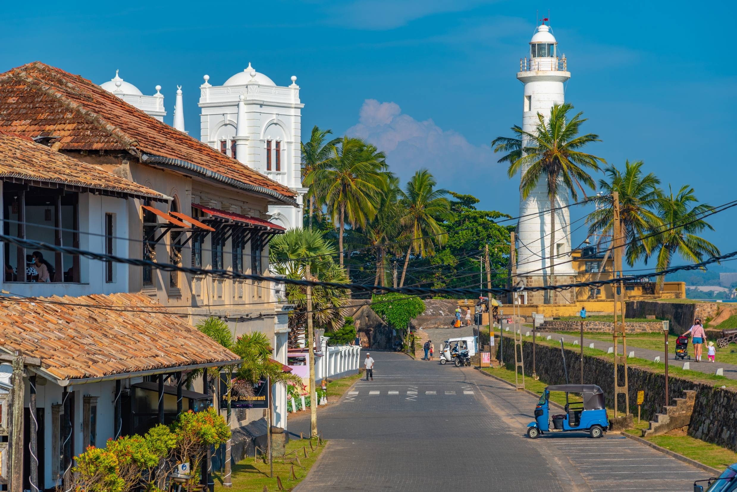Shutterstock 2365029761 (Meeran Mosque And Galle Lighthouse In Sri Lanka.)