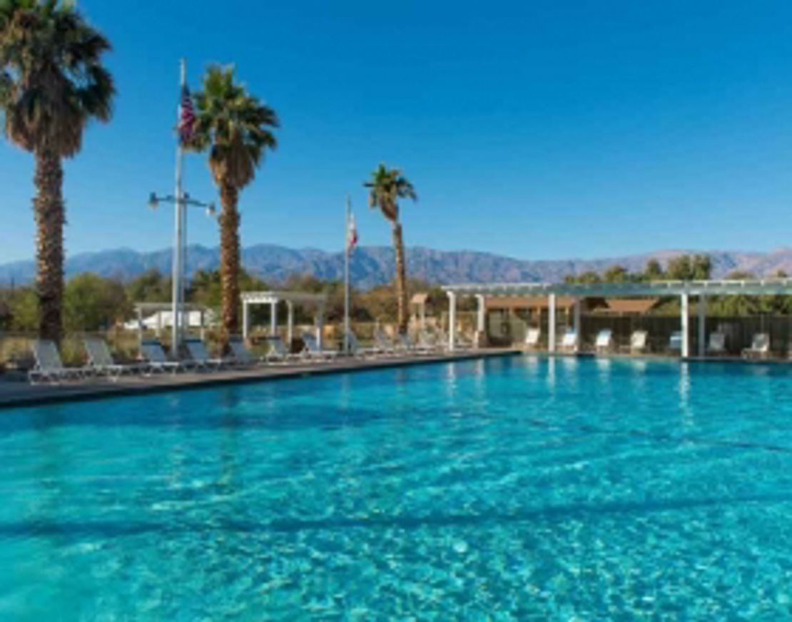 thumbs_fc-ranch-pool.jpg
