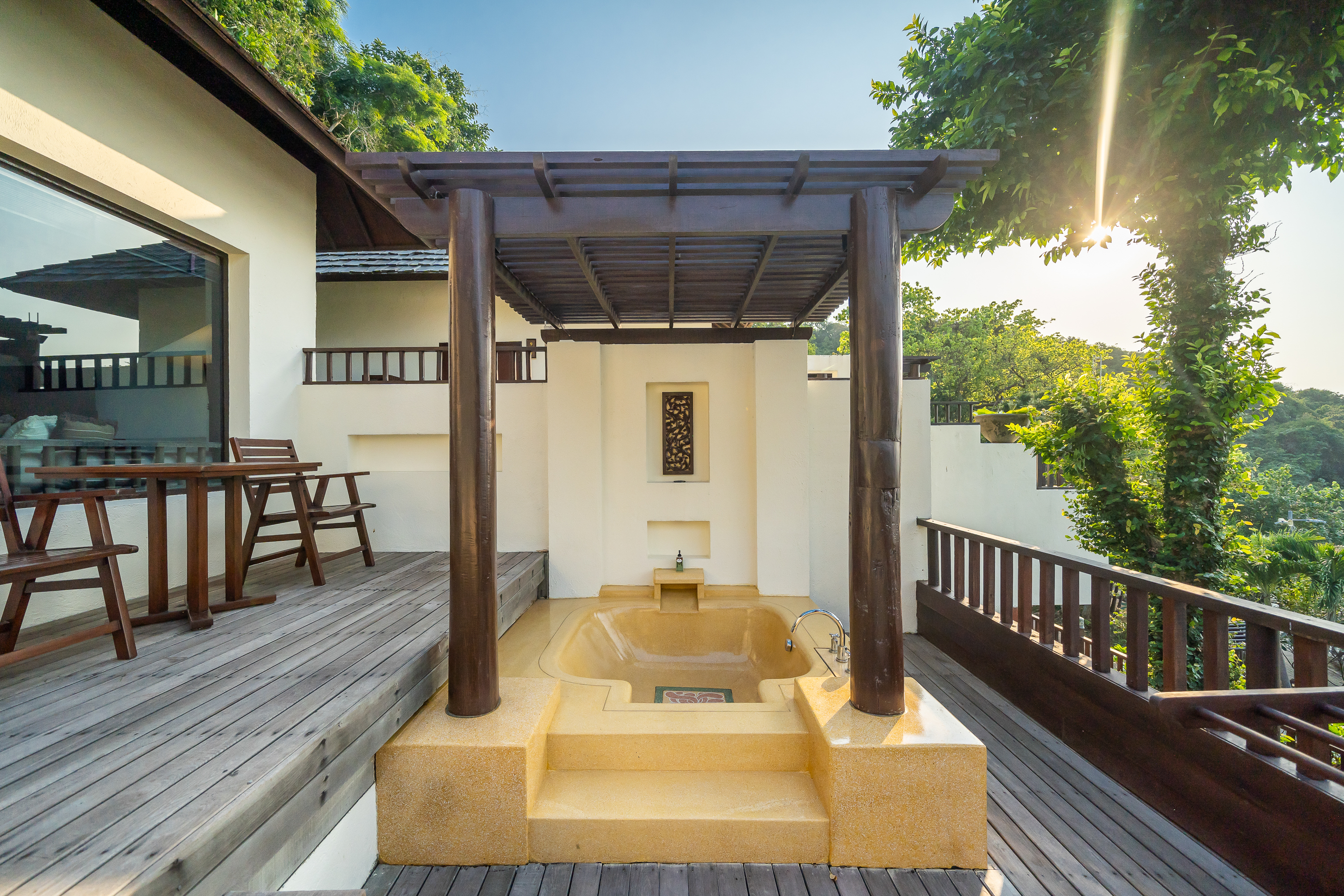 Premier Ocean Hillside Jaguzzi