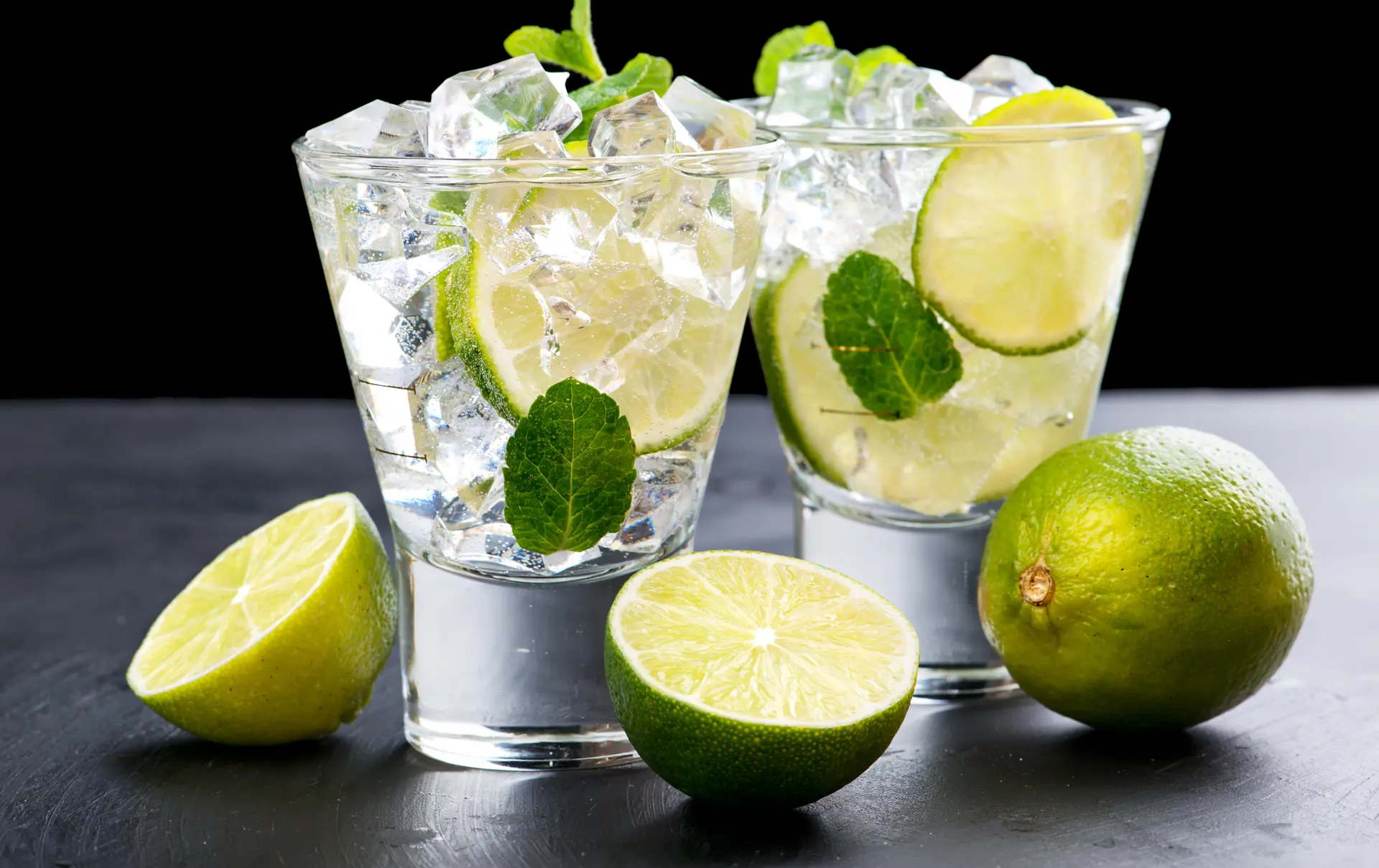 shutterstock_378004141 Mojito cocktail.jpg