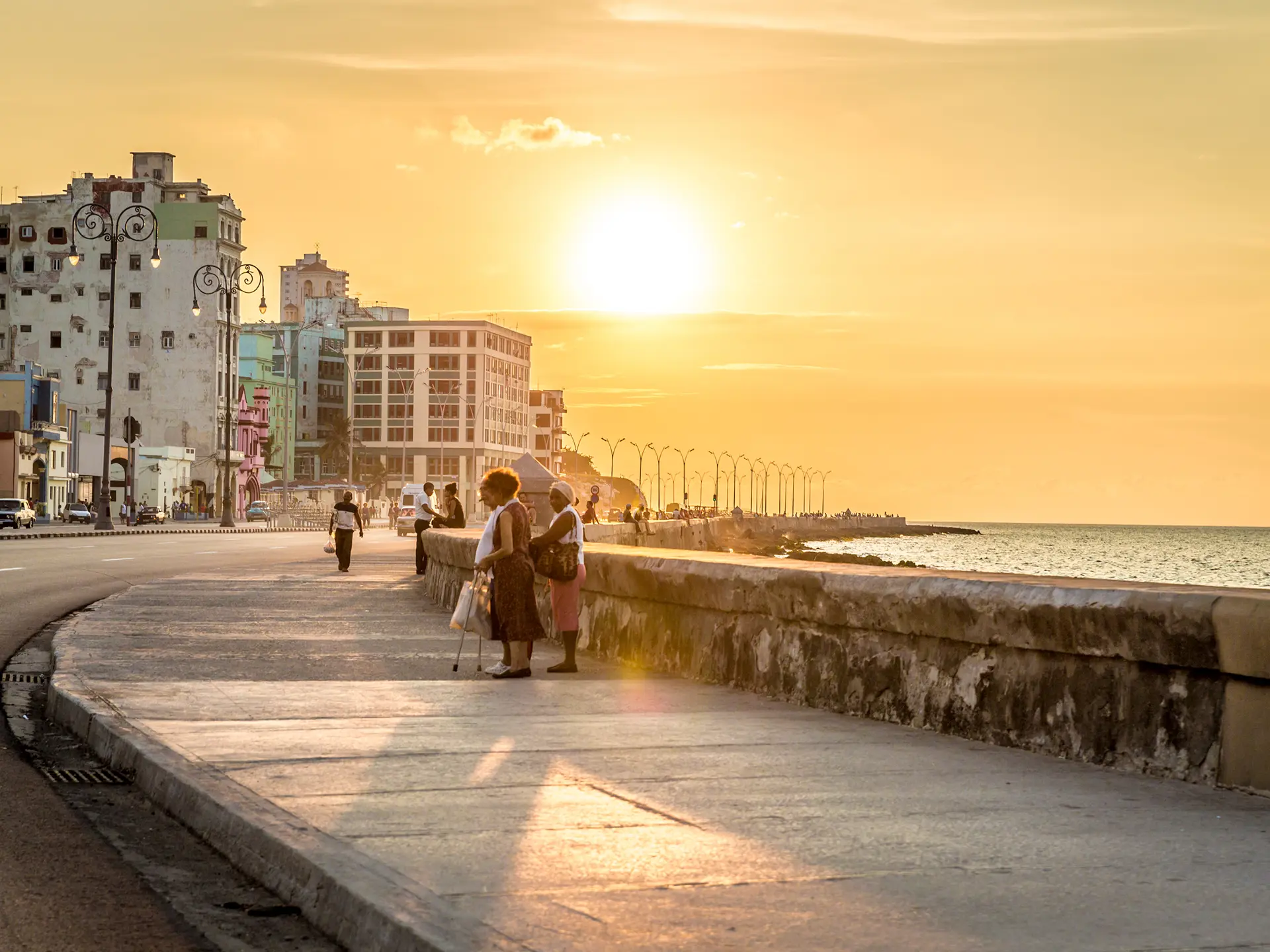 Shutterstock 325008767 El Malecon Sunset