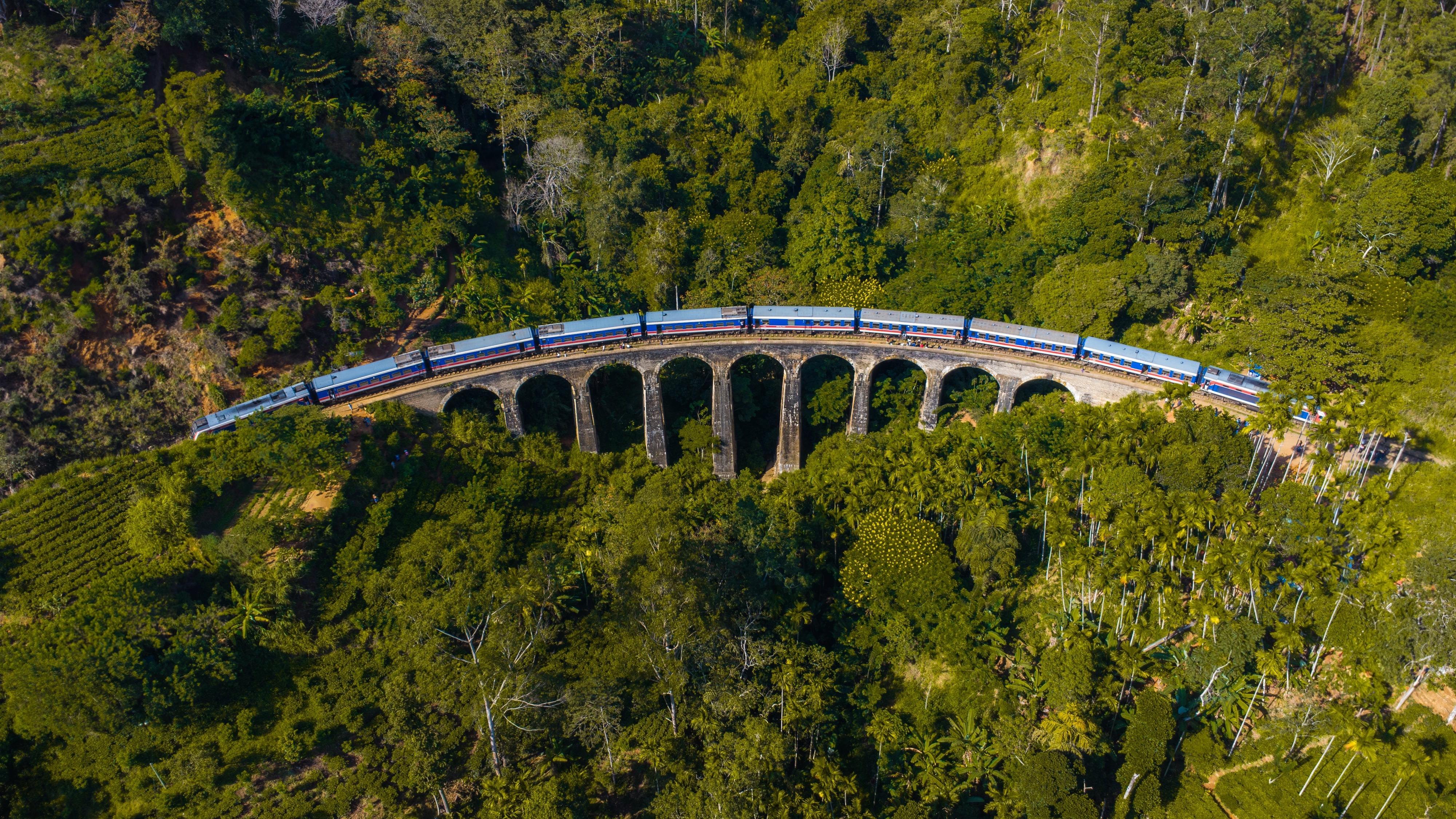 Shutterstock 2502439867 (Nine Arch Bridge I Ella)