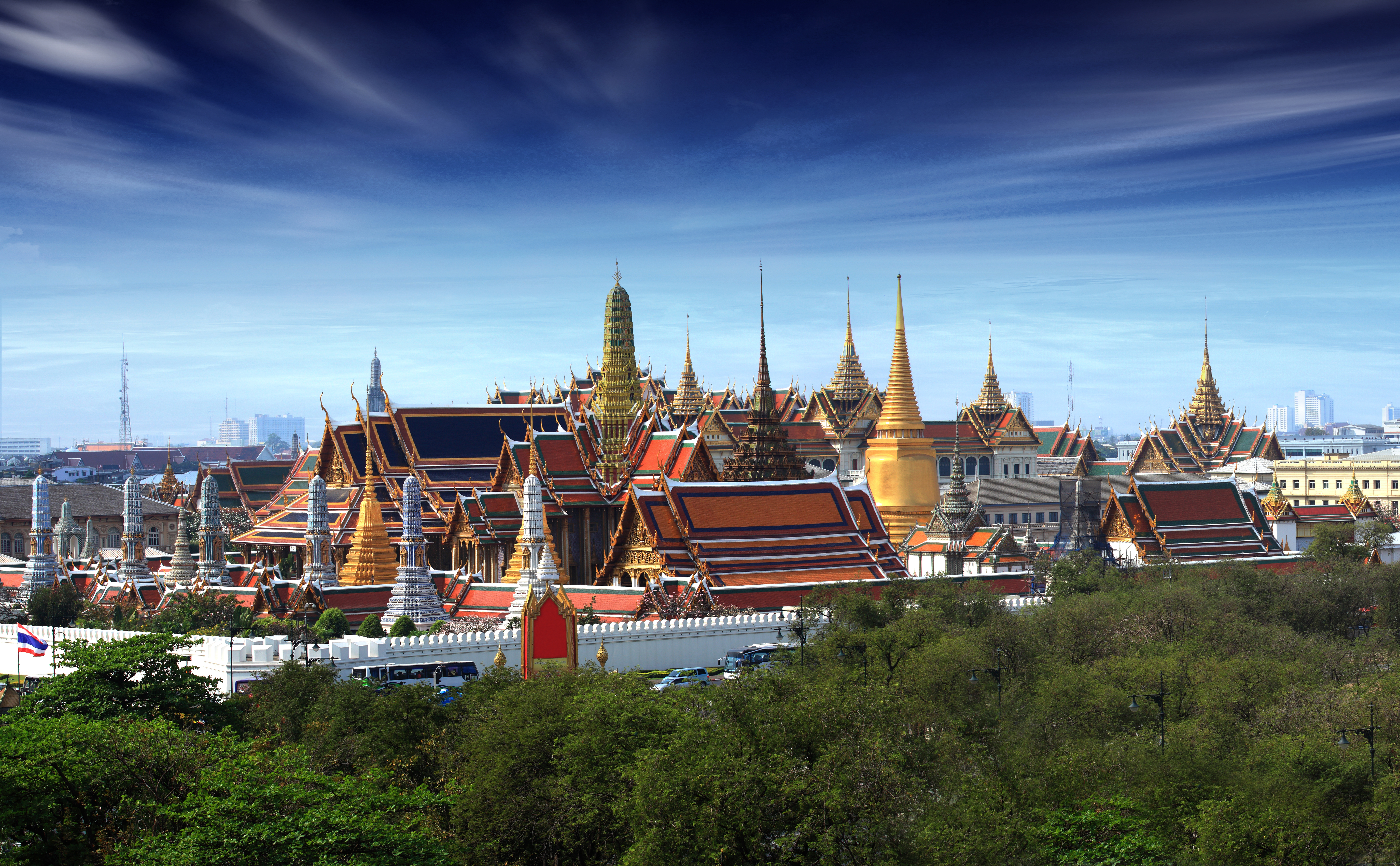 Wat pra kaew Grand palace at dustt,Bangkok Thailand.jpg