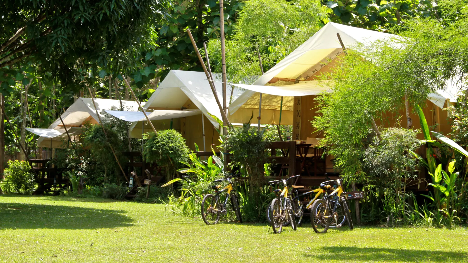 Exterior 03.jpg