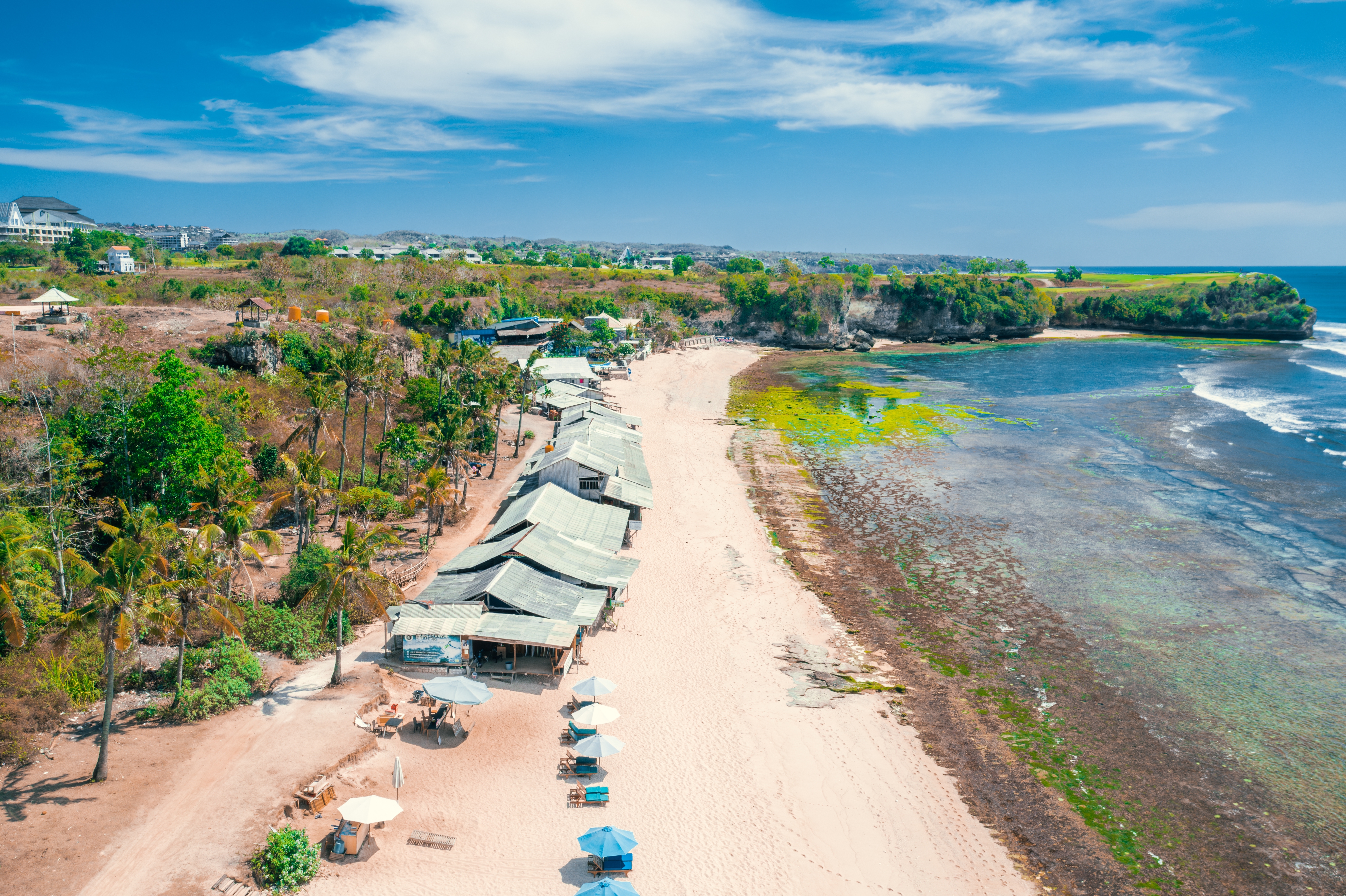 Shutterstock 2642567431 (Balangan Beach Cliffs Anmeldelser, Bali Indonesien)