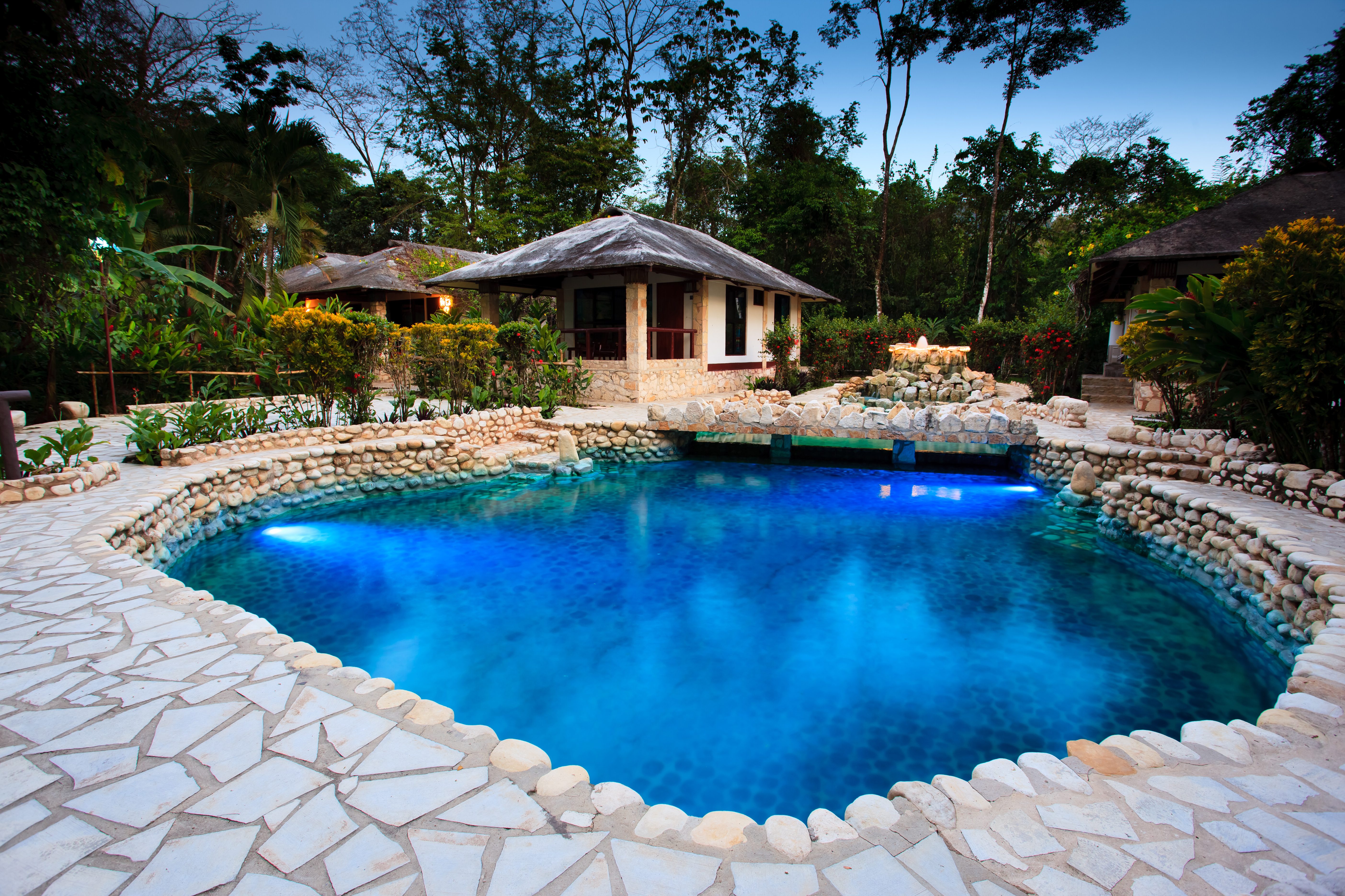 Casita Master Suite 02.jpg