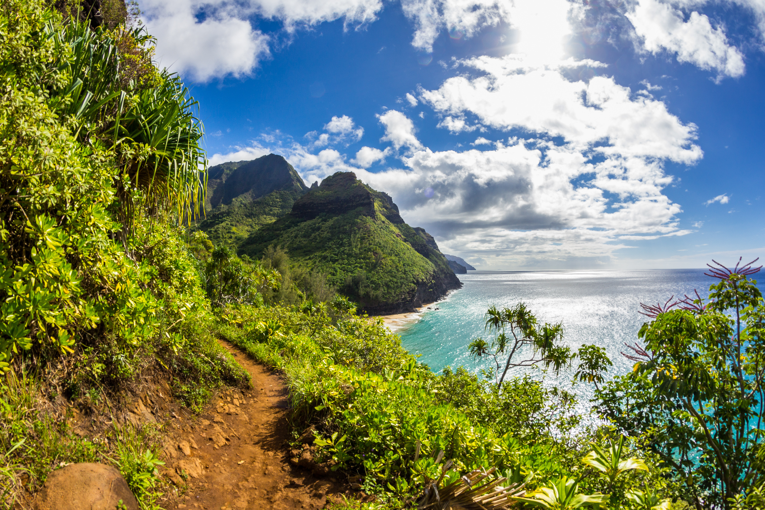 shutterstock_184555649 Na pali coast - Kalalau trail.jpg