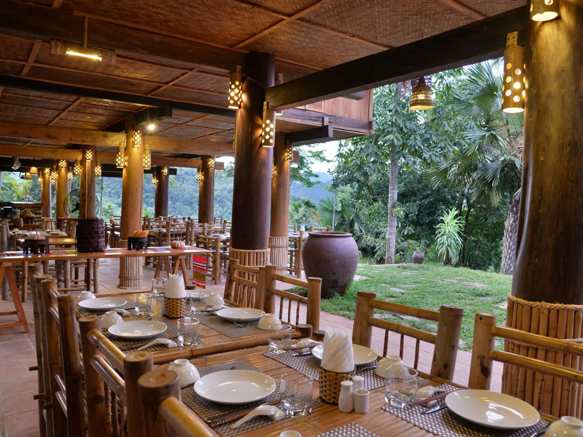 Puluong_retreat_Vietnam_restaurant3.jpg