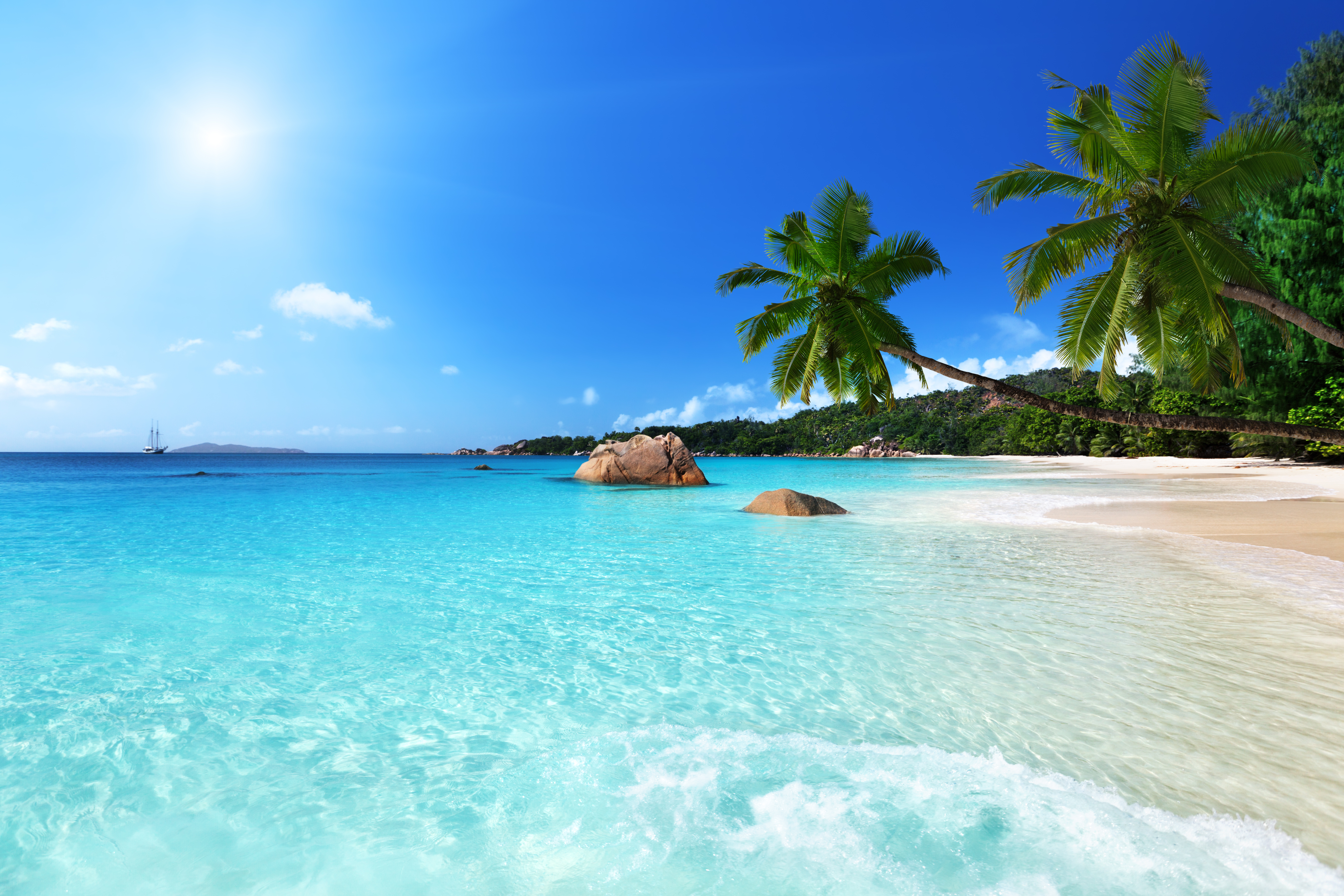 shutterstock_126709802 Anse Lazio beach at Praslin island, Seychelles.jpg (1)
