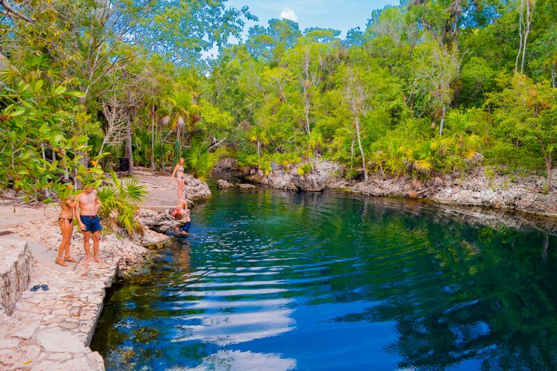 Cenote Cueva De Los Peces
