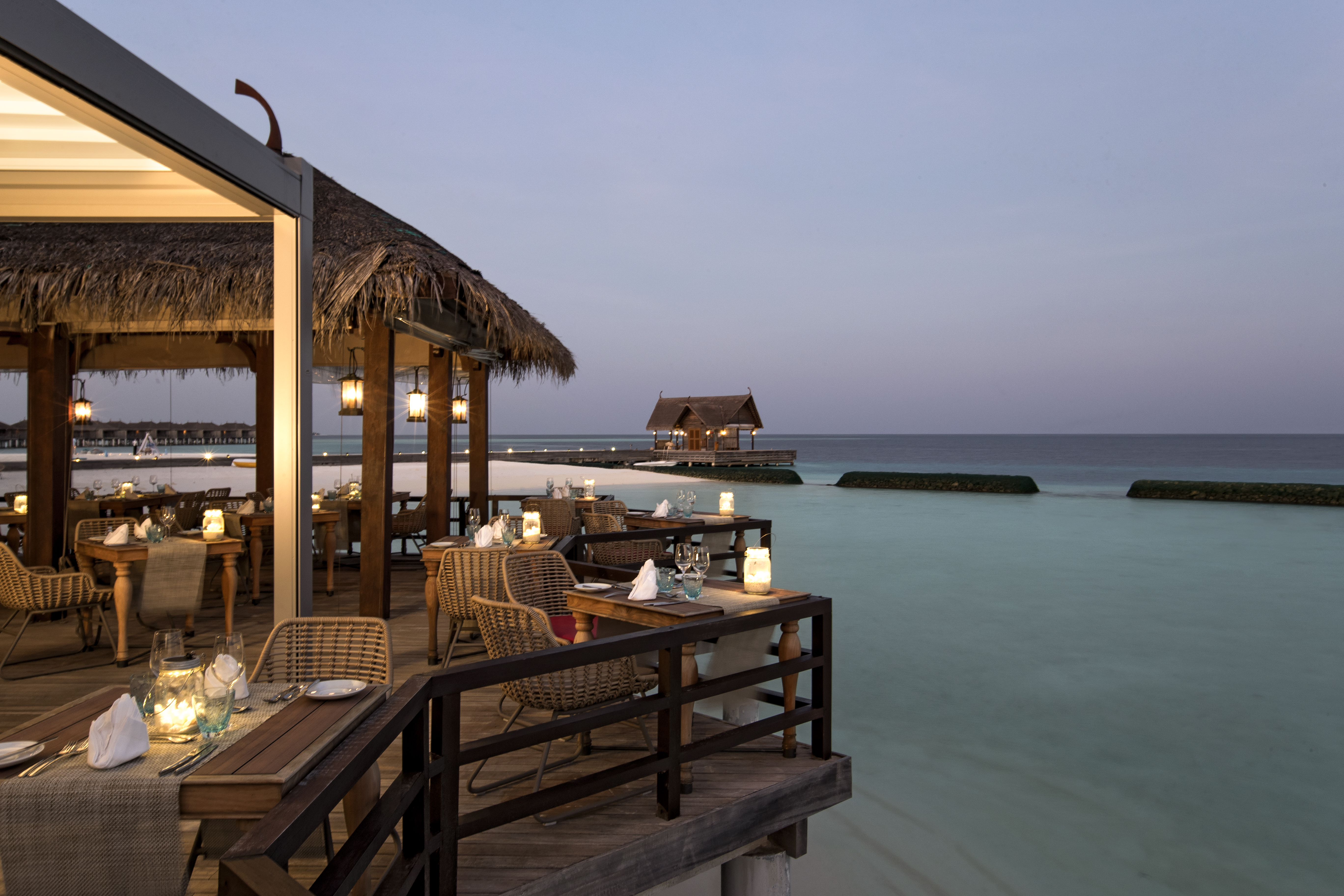 Constance Moofushi Restaurants And Bars Manta Restaurant 05