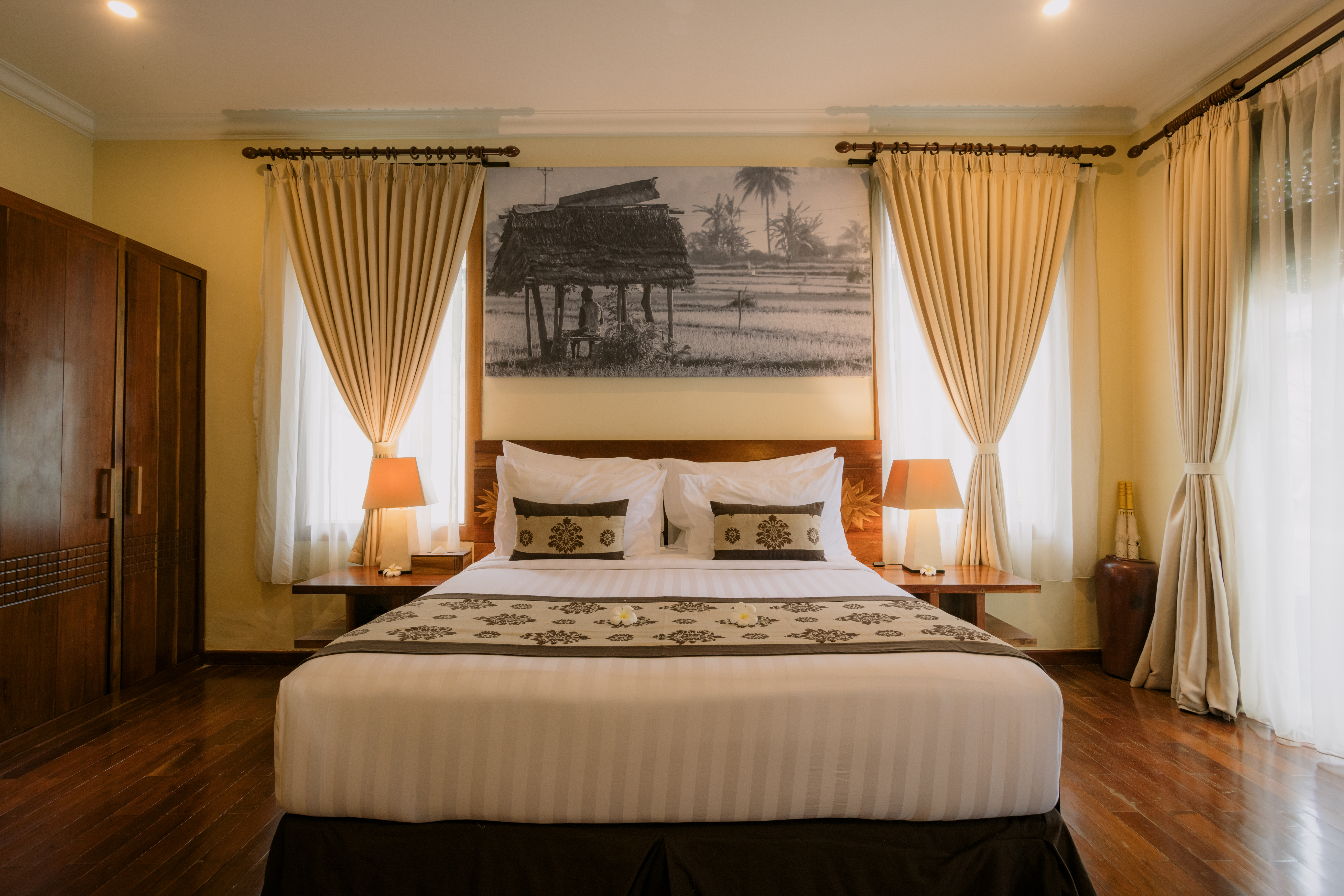 Sunset Bungalow Bedroom1