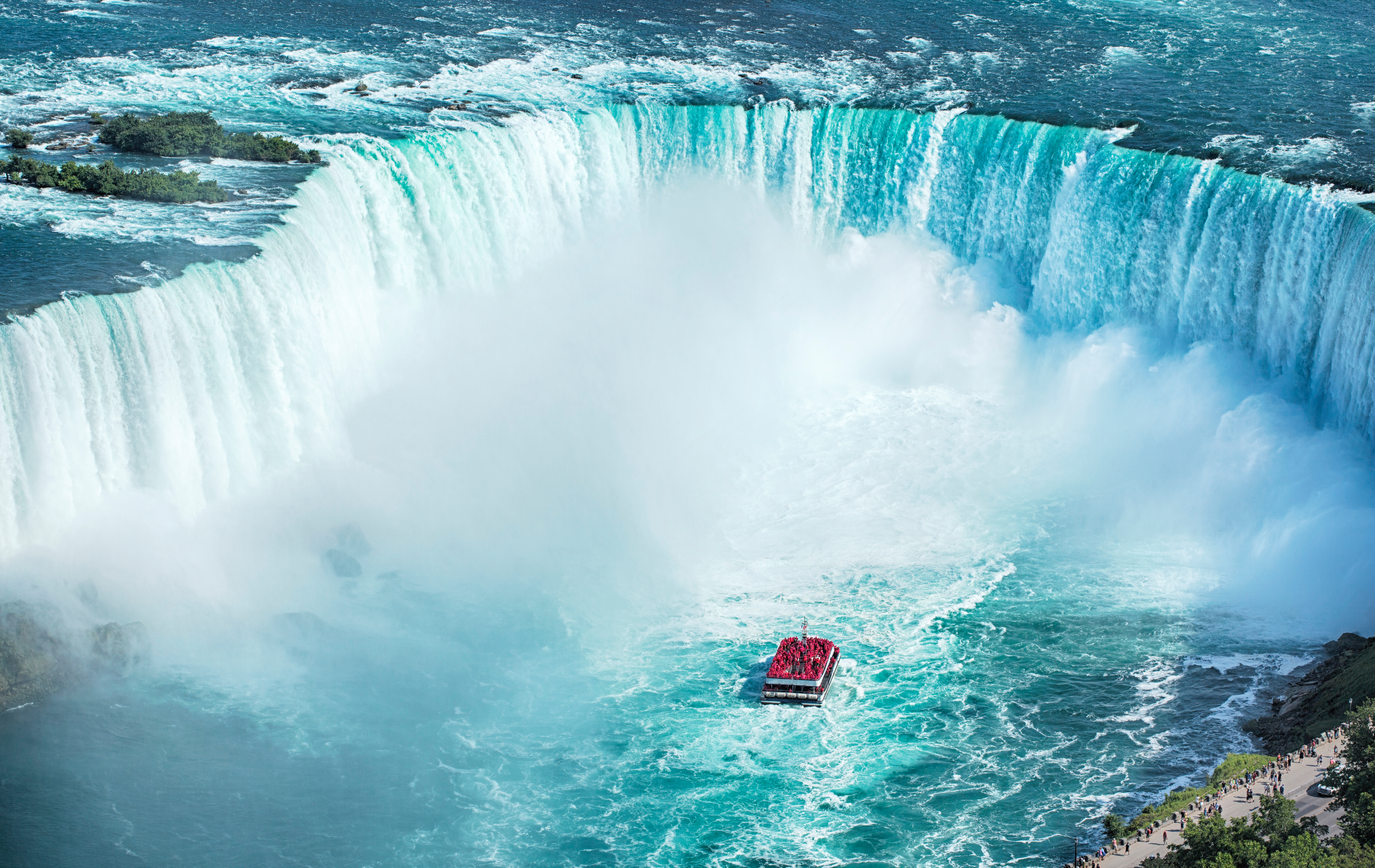 Shutterstock 1472328614 Niagara Falls Boat Tours Attraction. Horseshoe Falls At Niagara Falls, Ontario, Canada