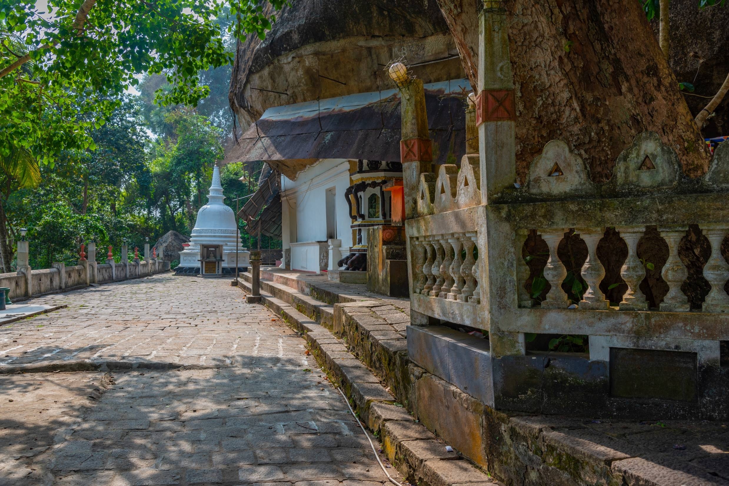 Shutterstock 2362648415 (Mulkirigala Rock Temples At Sri Lanka.)