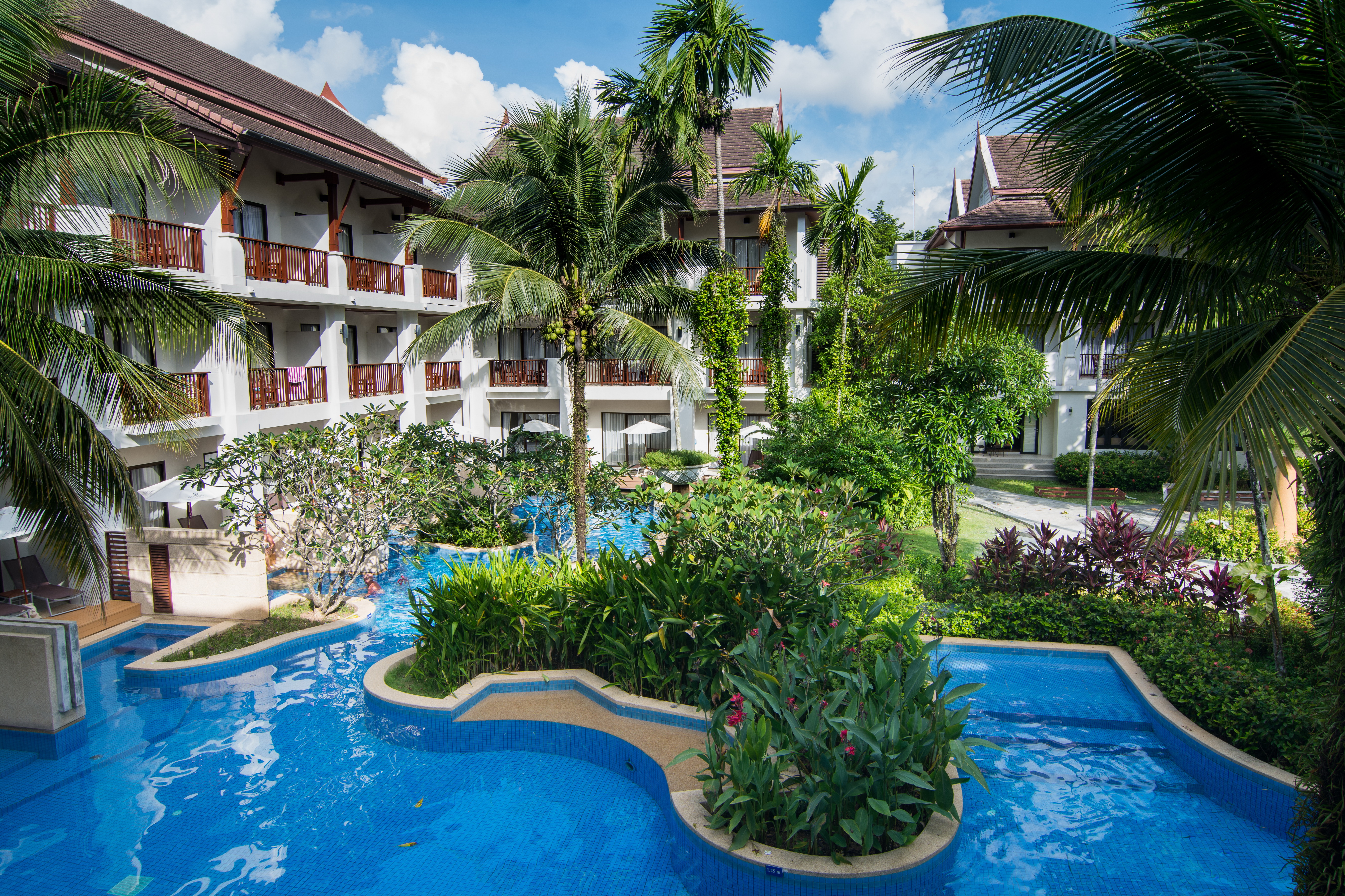POOL ACCESS (6)