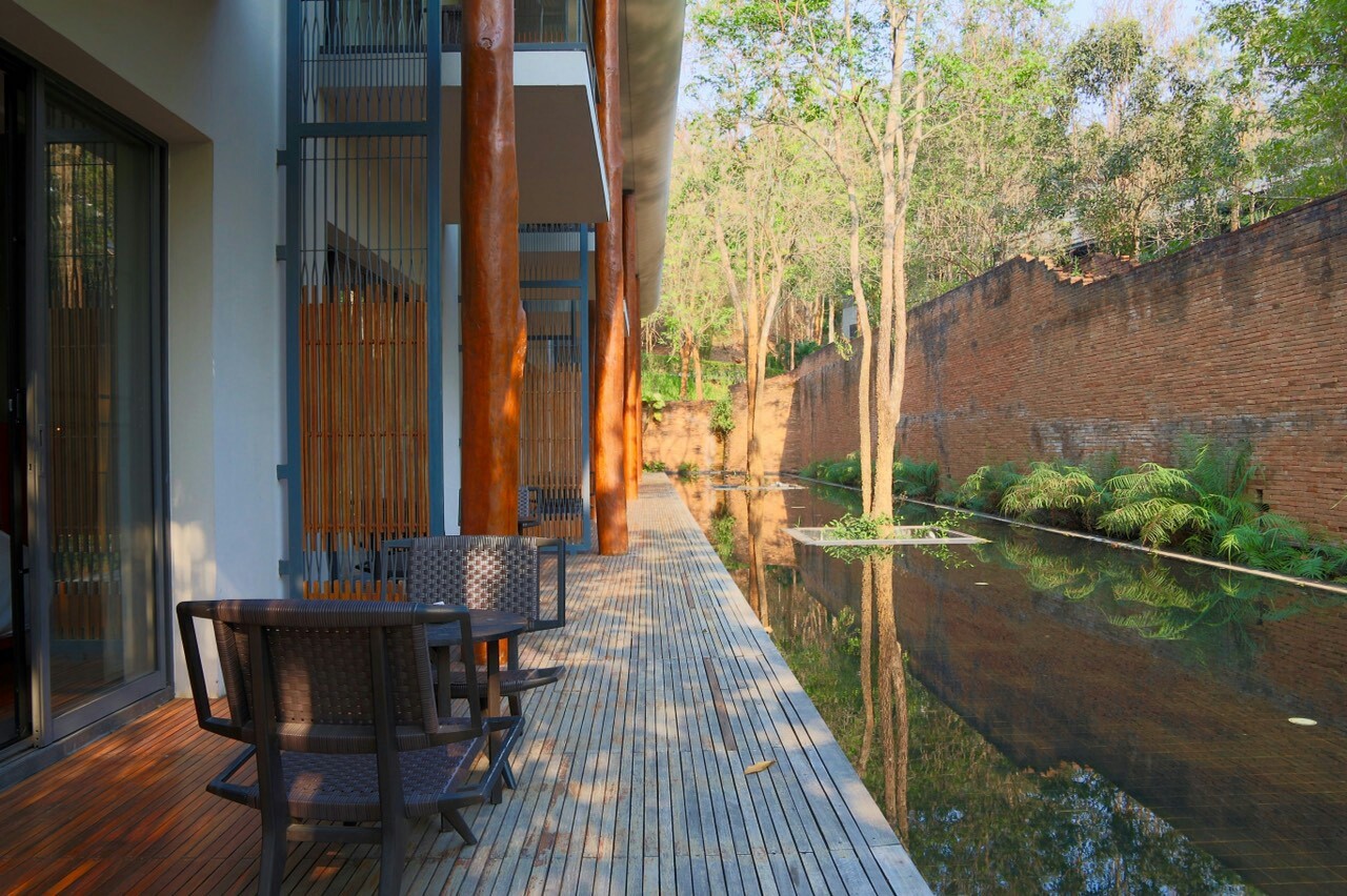 1.5 Valley Deluxe Escape