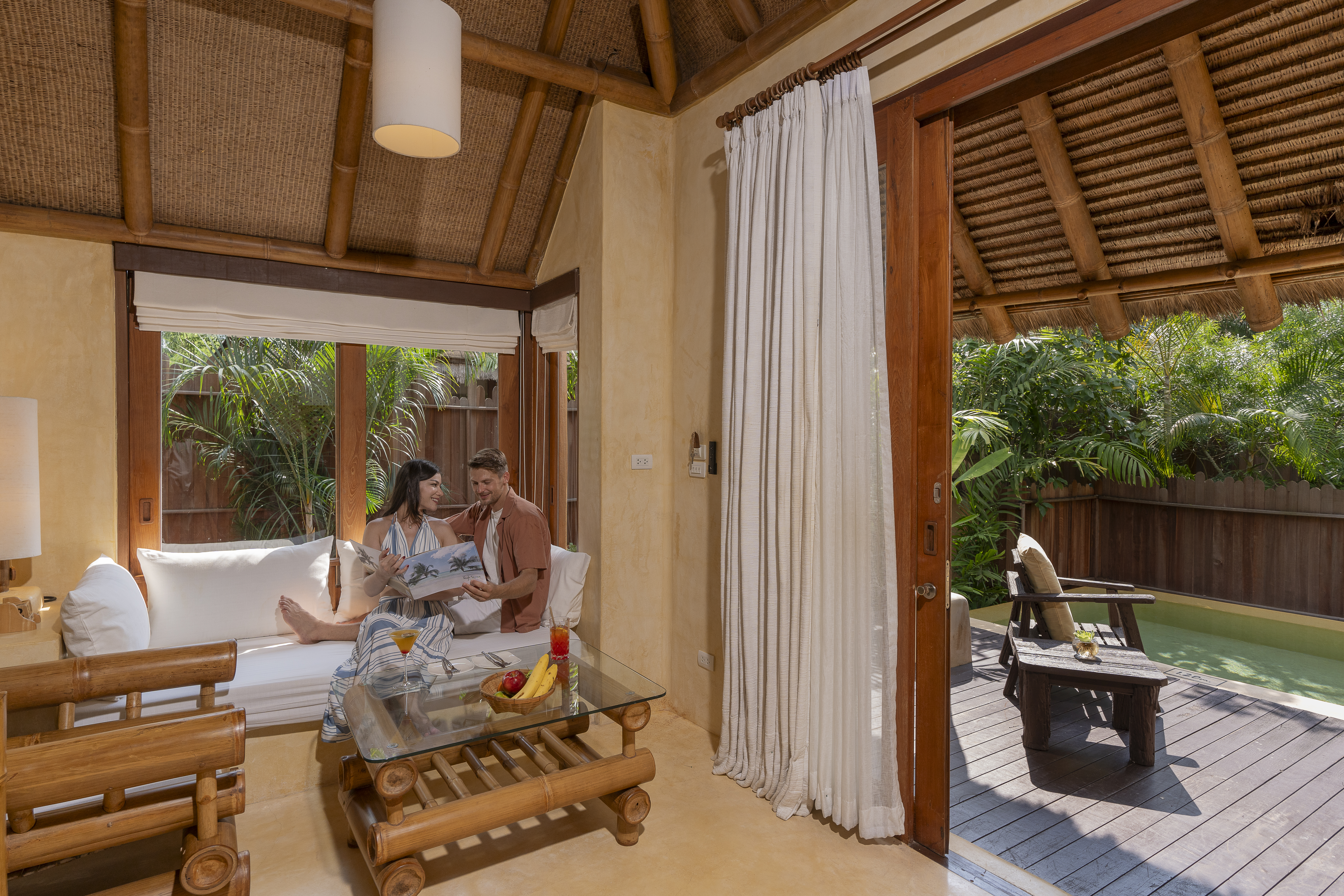 4) Deluxe Pool Villa