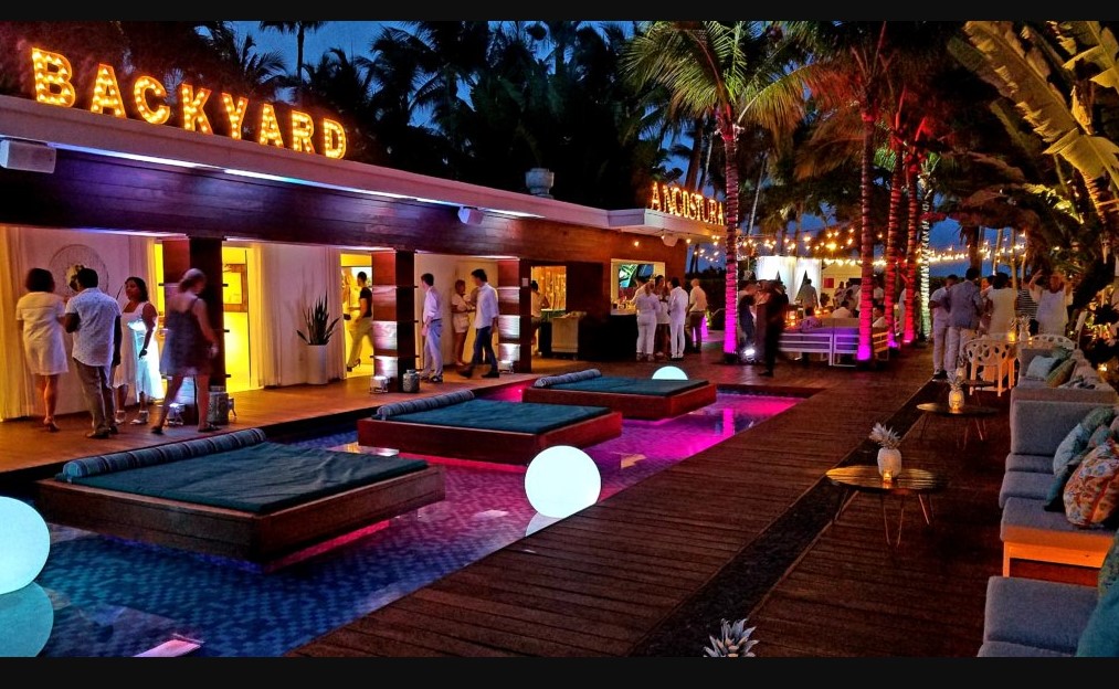 Pool Bar