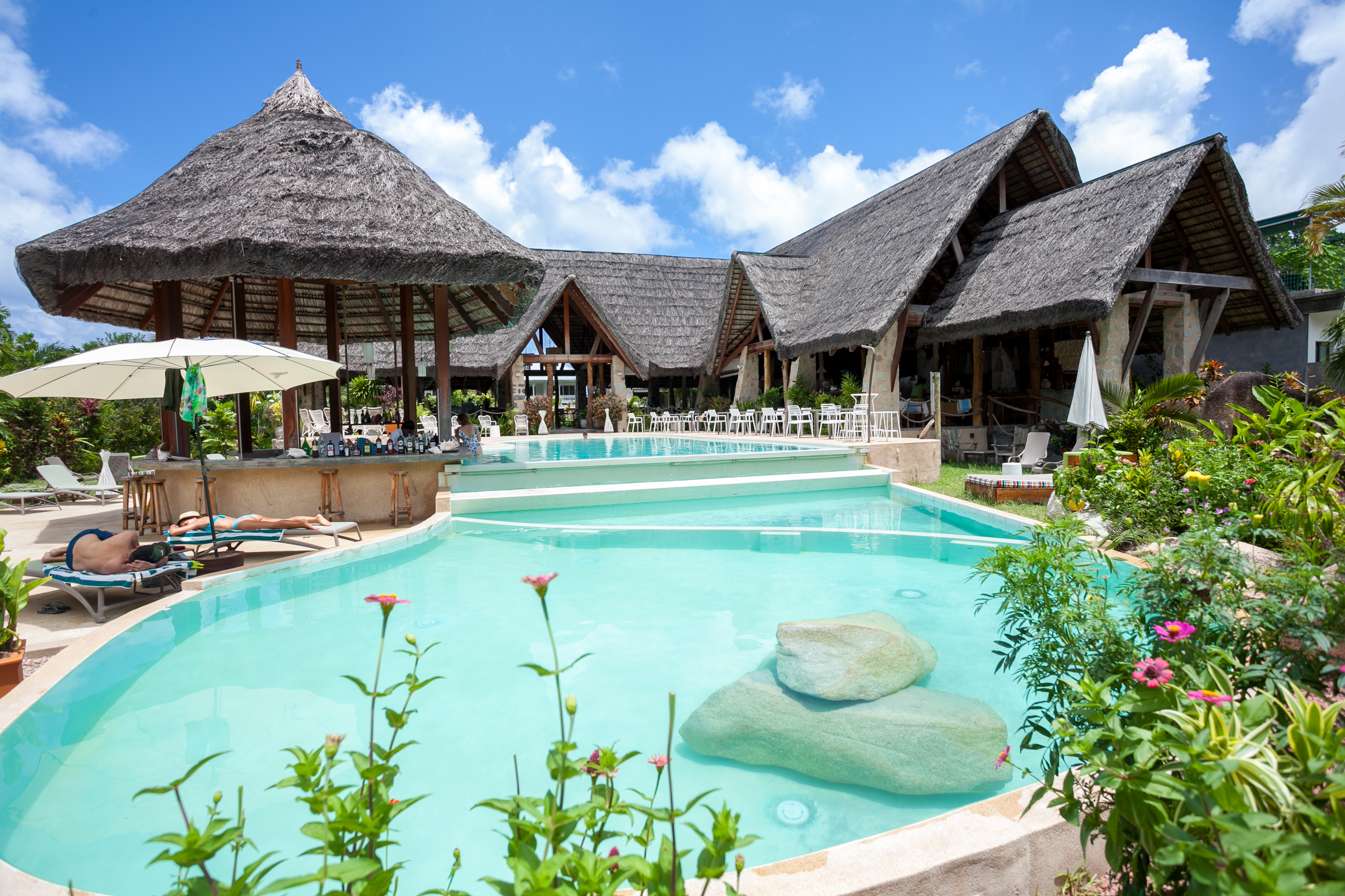 Masonstravel Leslauriers Exteriorpool