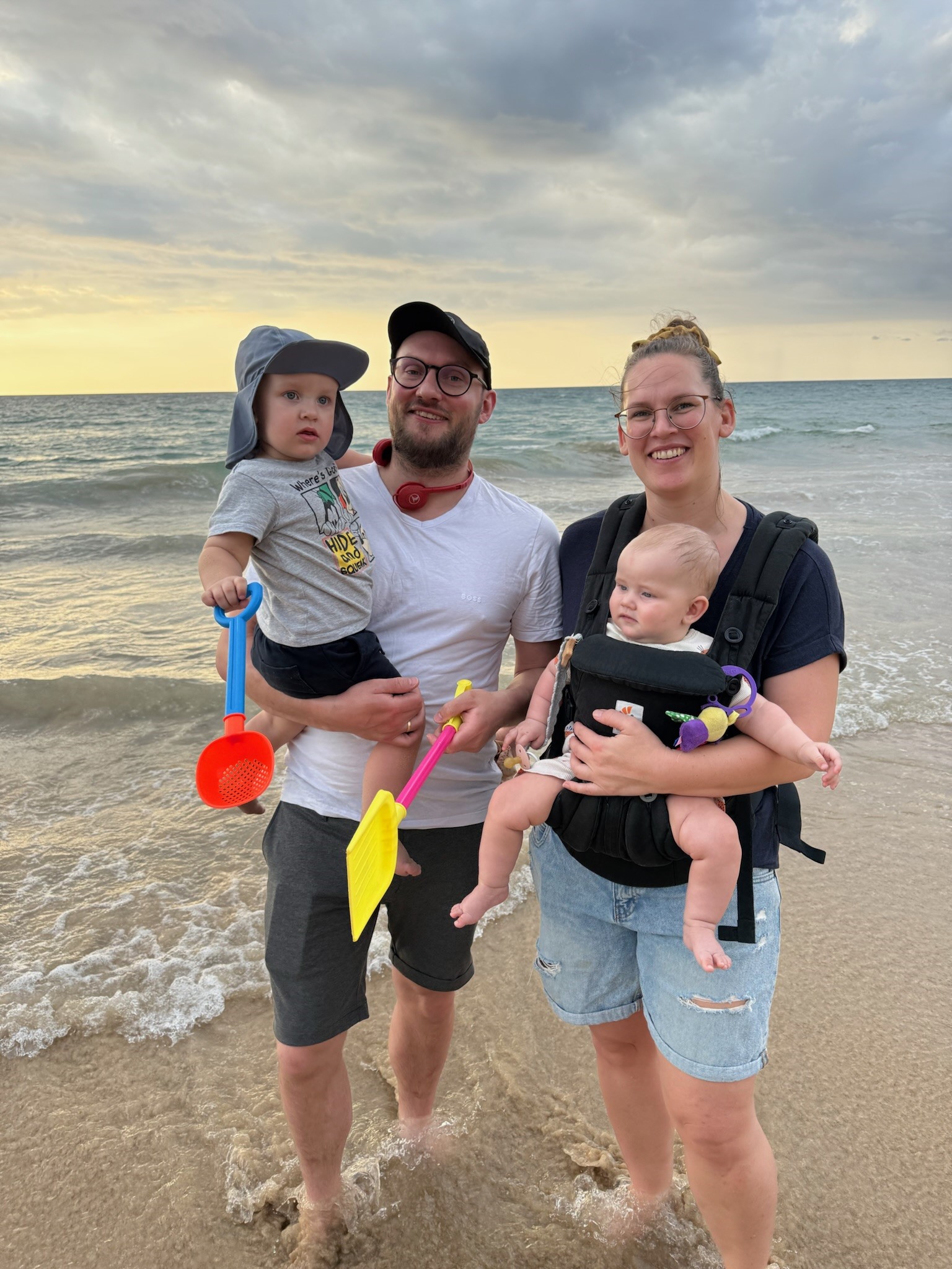 5 Santhiya Natai Beach Familiebillede