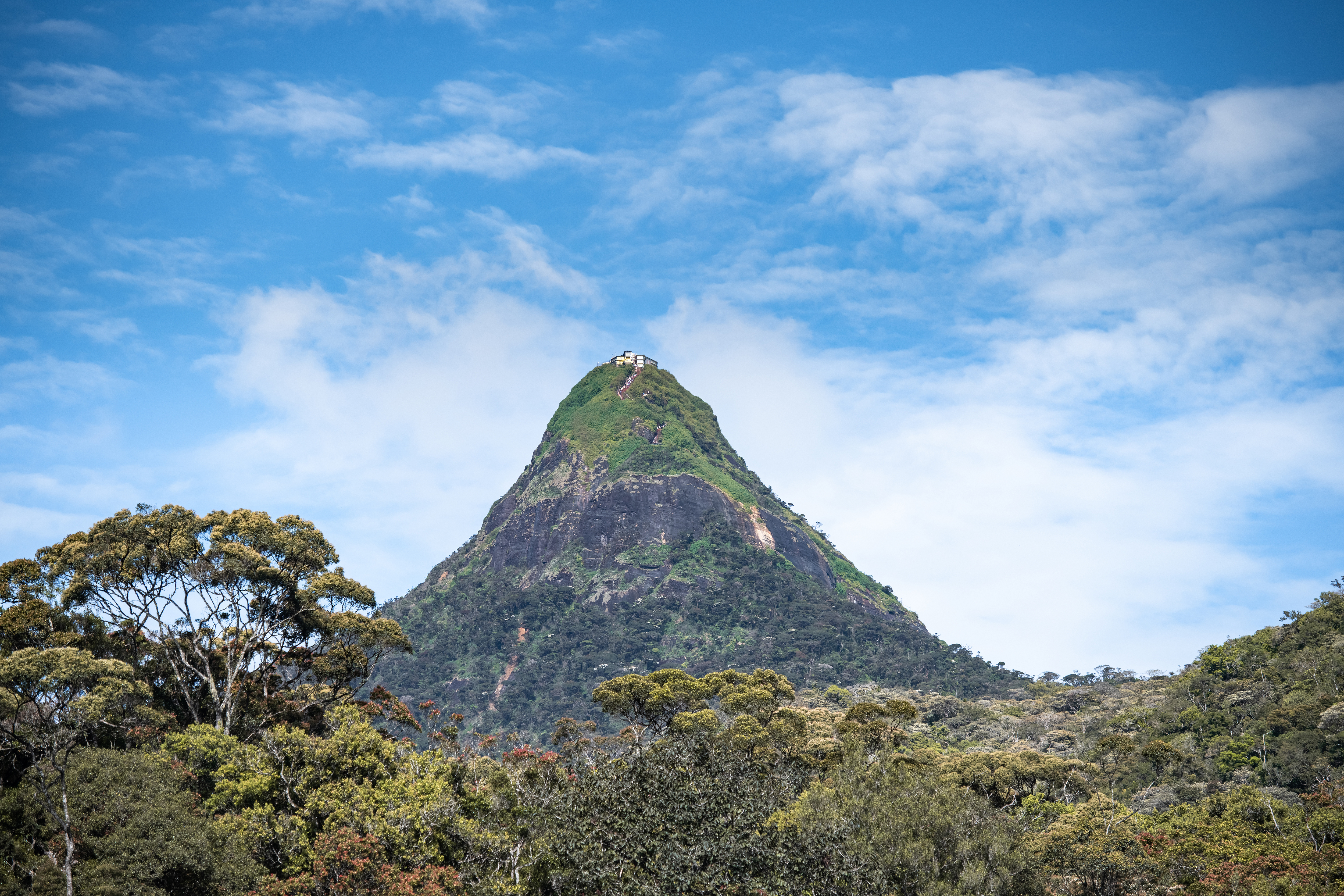 Shutterstock 1614162619 Sri Padhaya, Adam's Peak In Sri Lanka)