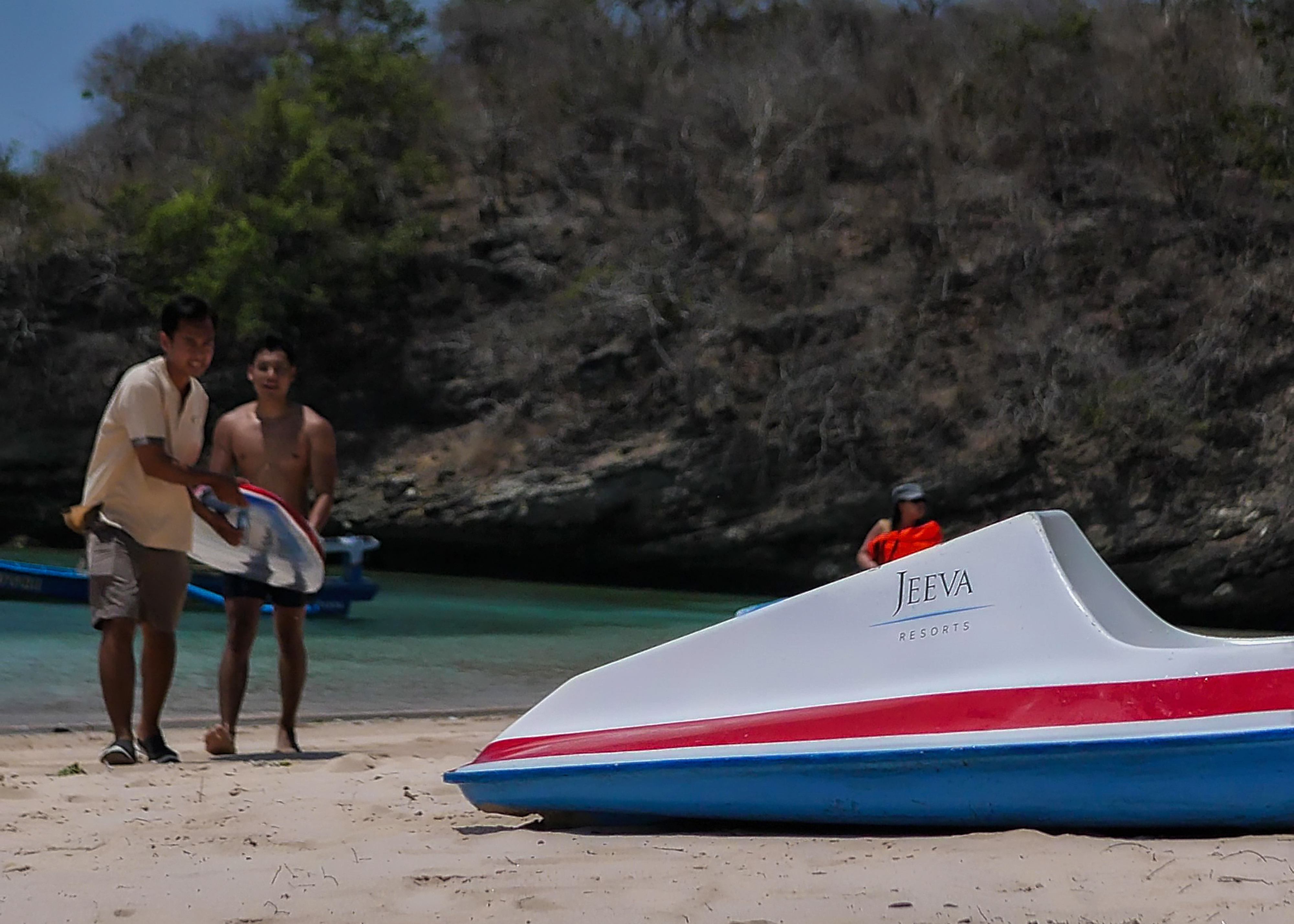 P1133700 Frame At 0M2s Copy