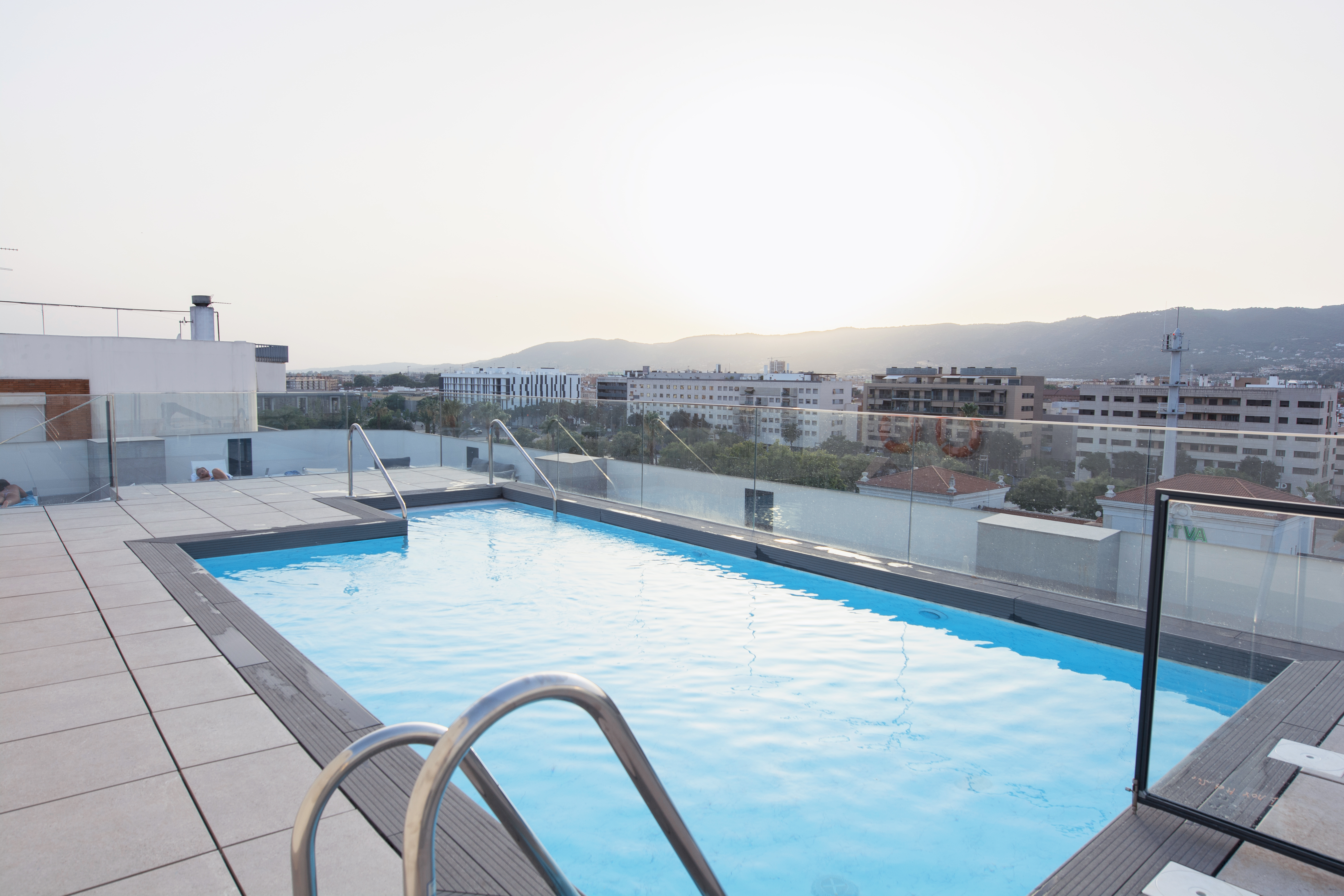 8.0Piscina 01
