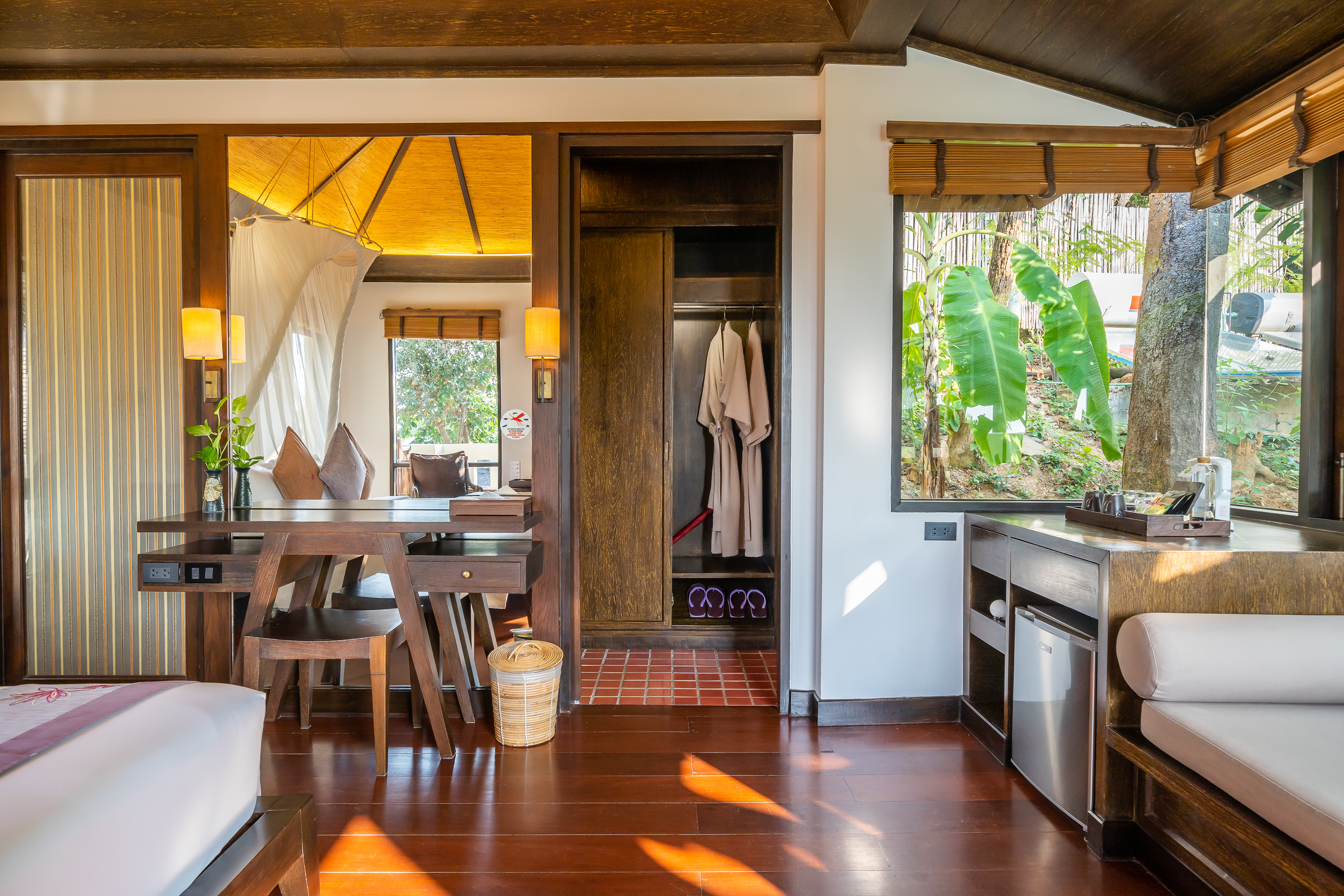 Deluxe Cottage Hillside Area