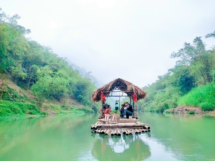 Bamboo Rafting 7