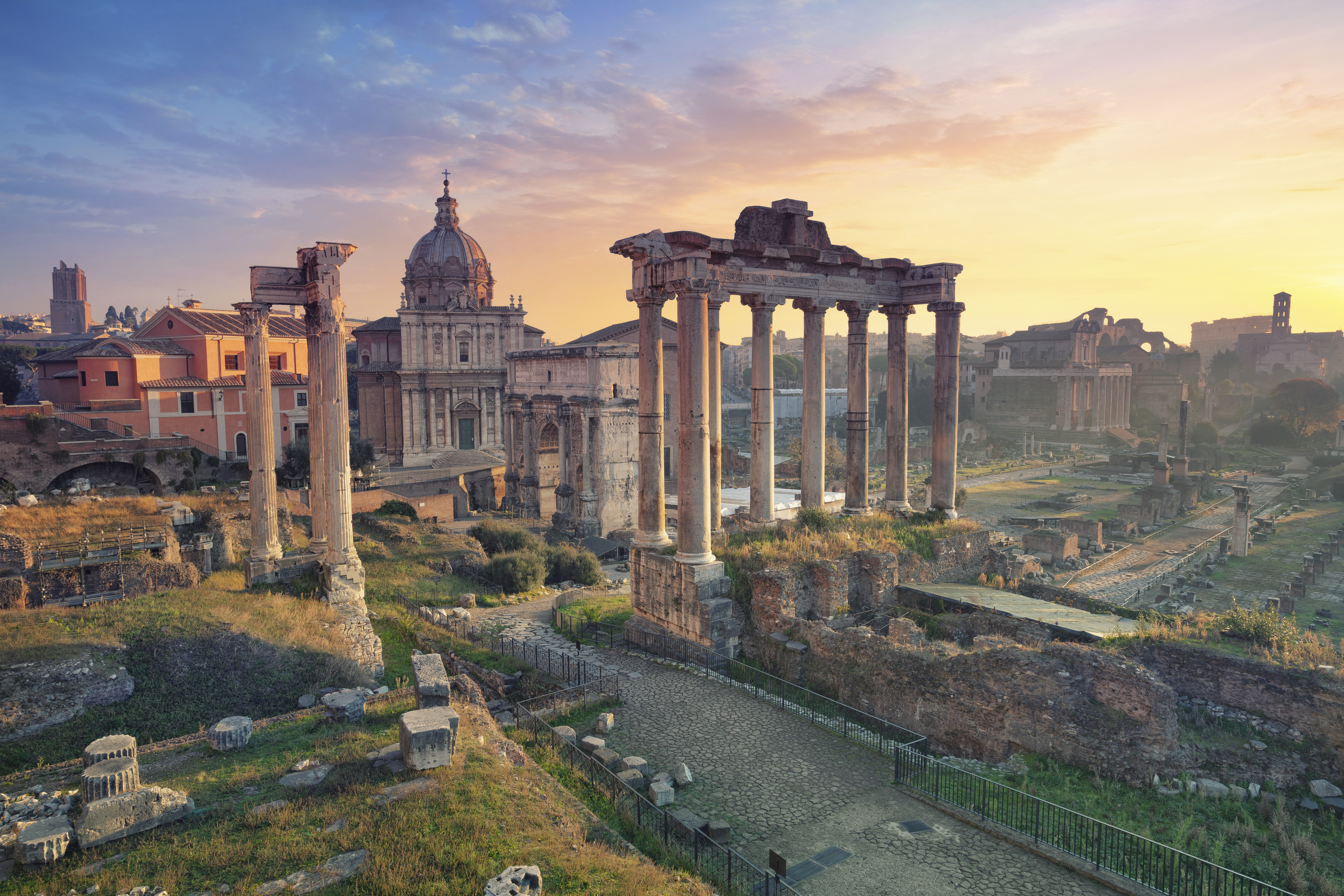 Forum Romanum I Rom Shutterstock 351471179