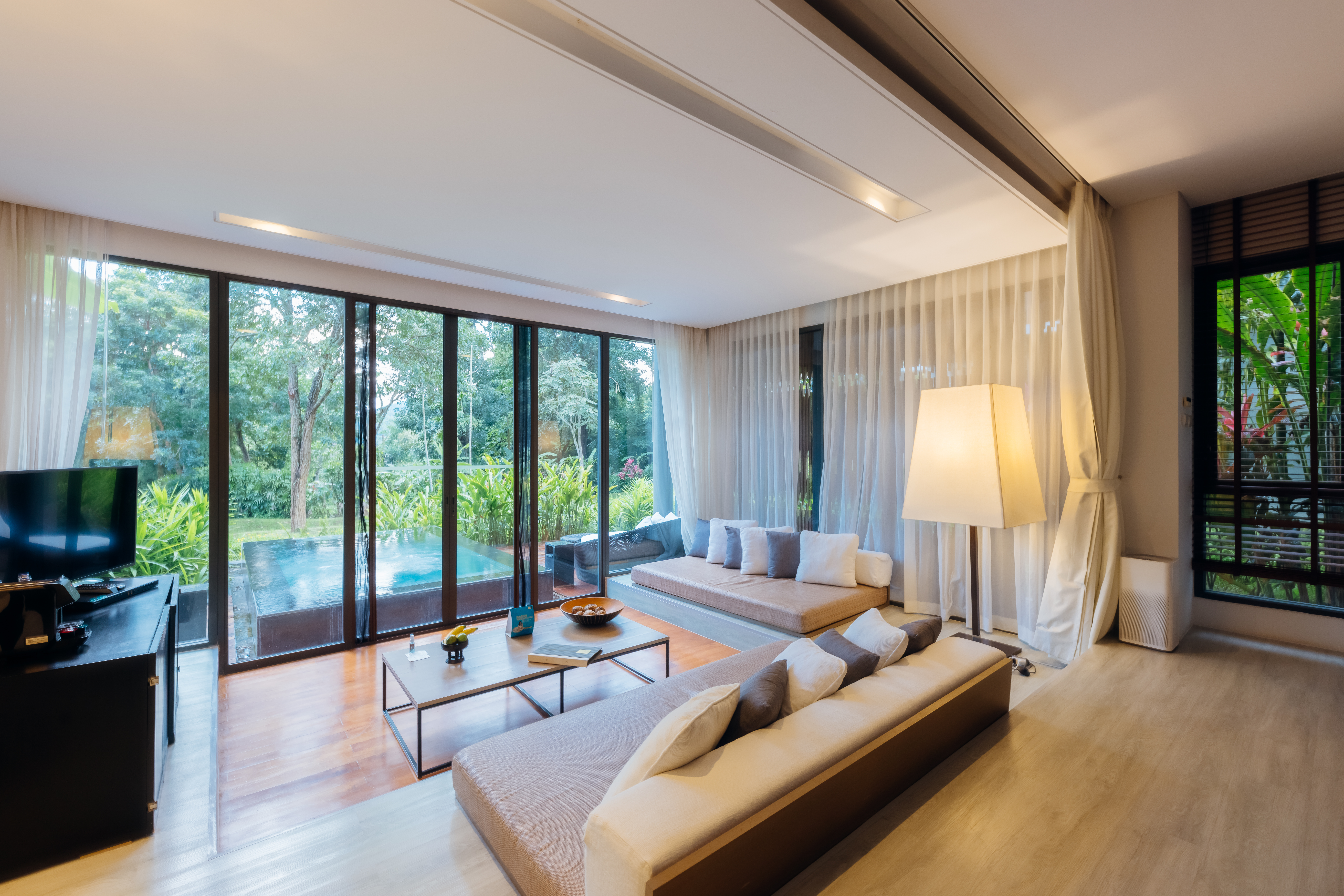 4.2 Plunge Pool Pavillion