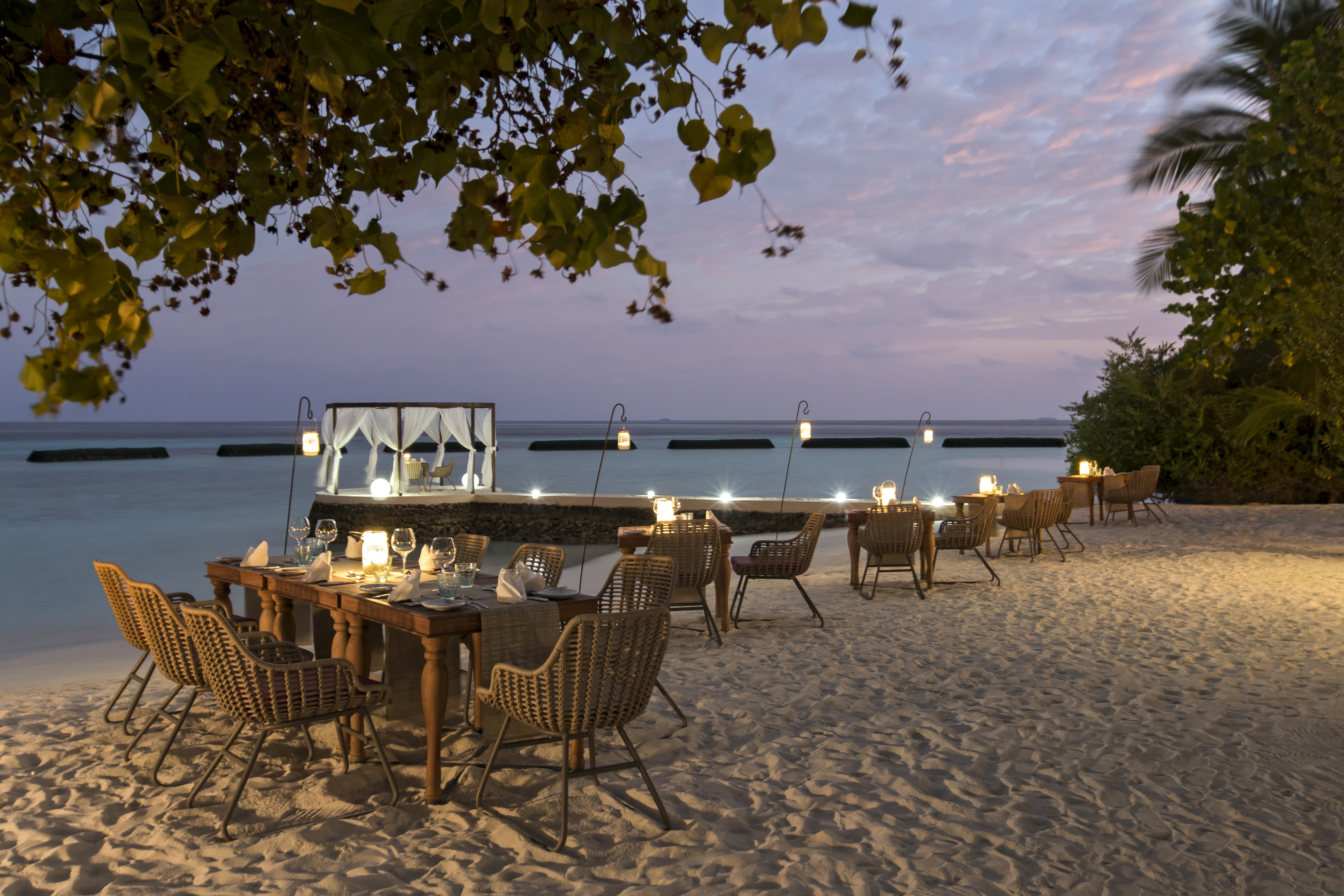 Constance Moofushi Restaurants And Bars Manta Restaurant 03