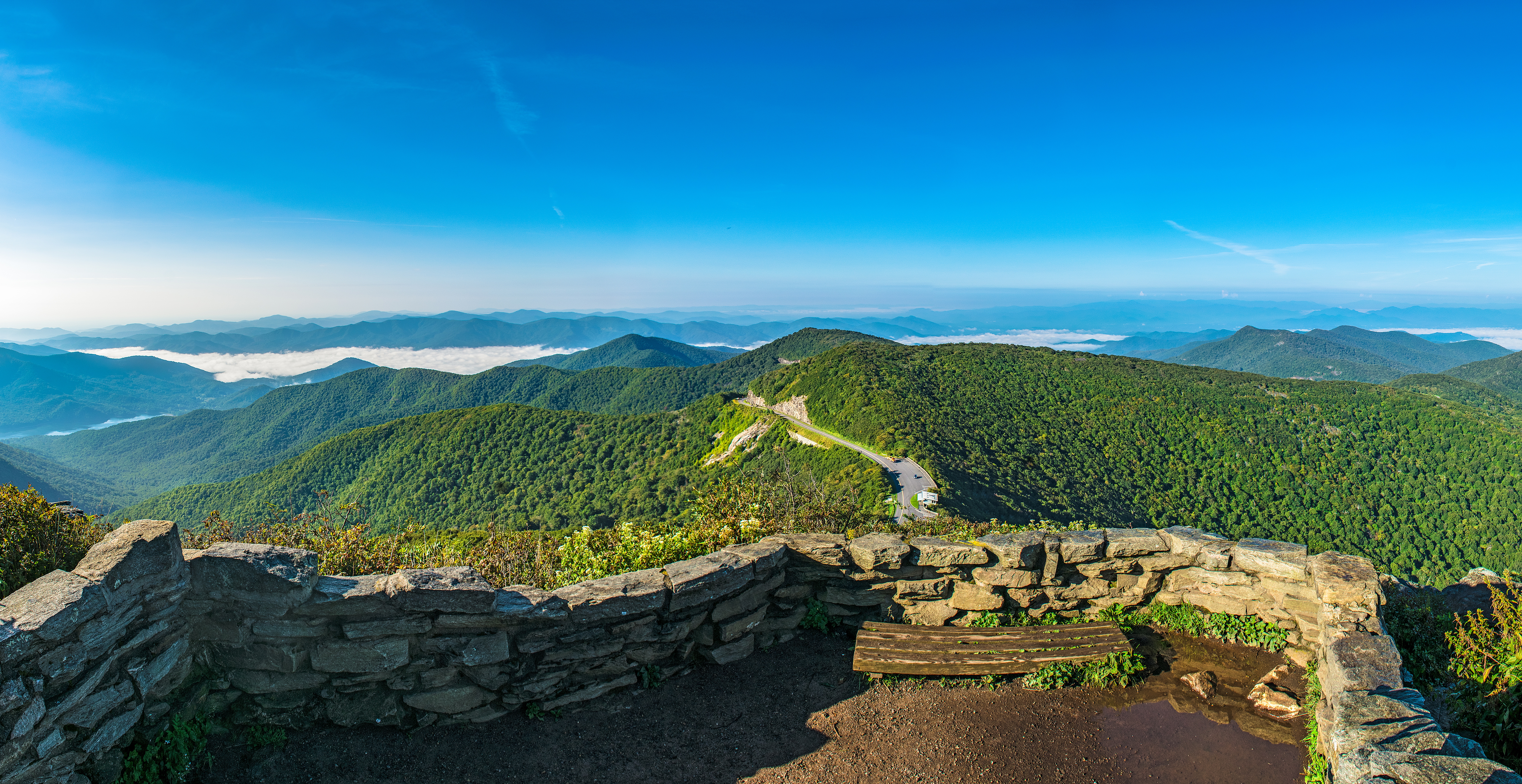 Shutterstock 1092856835 Craggy Gardens Pinnacle Trail Along The Blue Ridge Parkway And Blue Ridge Mountains. (1)