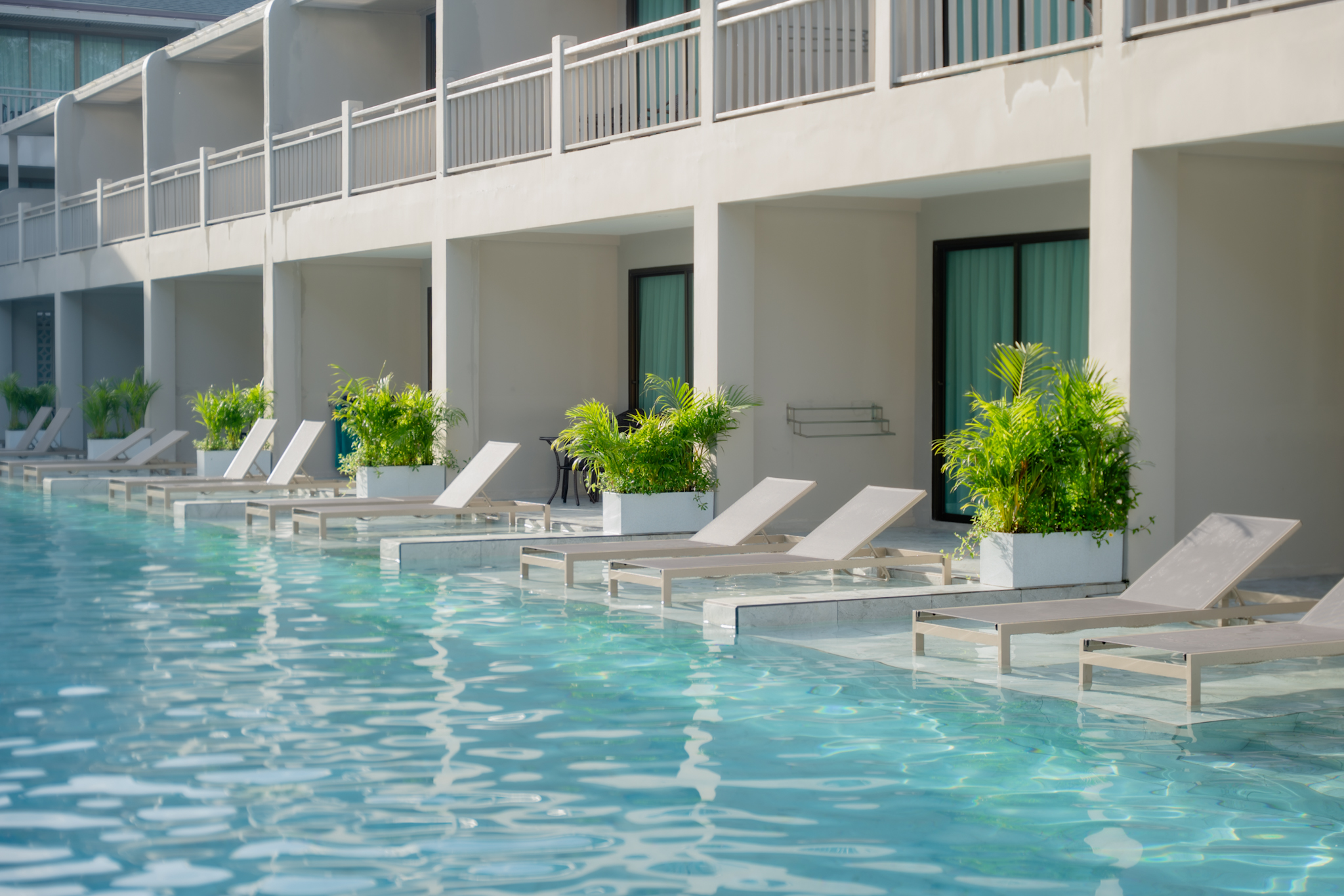 05. Deluxe Pool Access