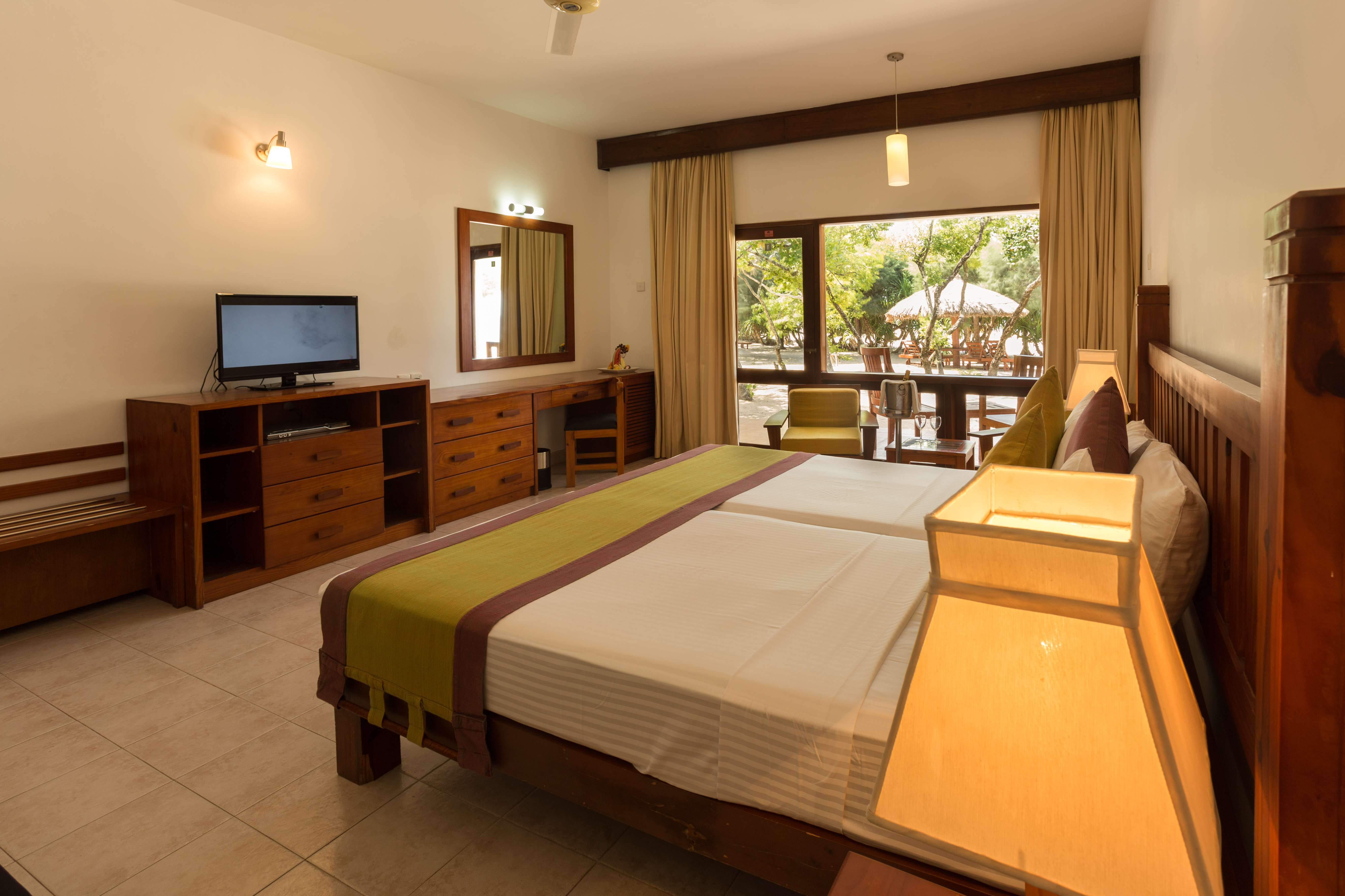 Deluxe Rooms 04