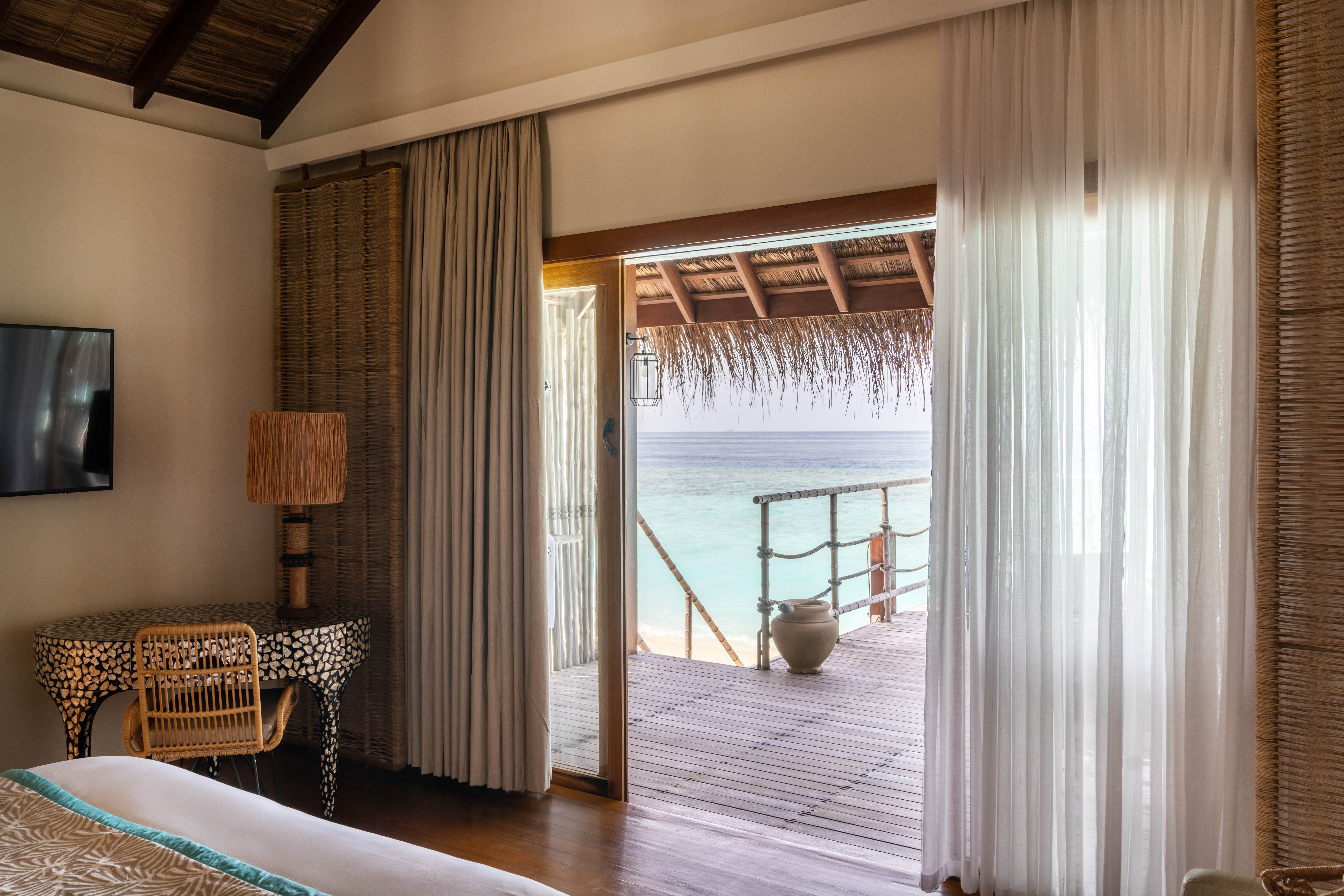 Constance Moofushi Accommodation Sand Villa 05