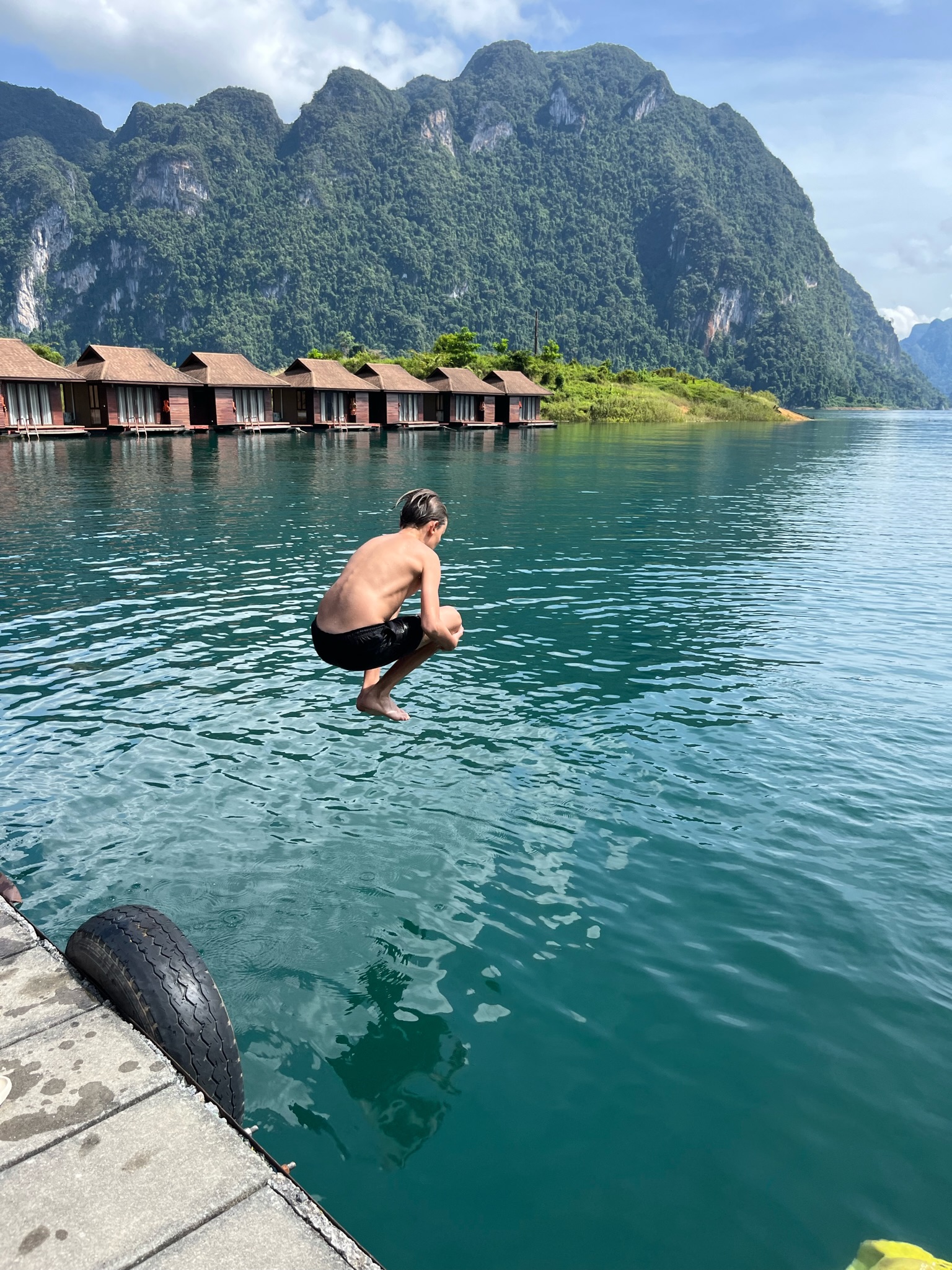 The Laguna Cheow Lan Lake JAL (3)