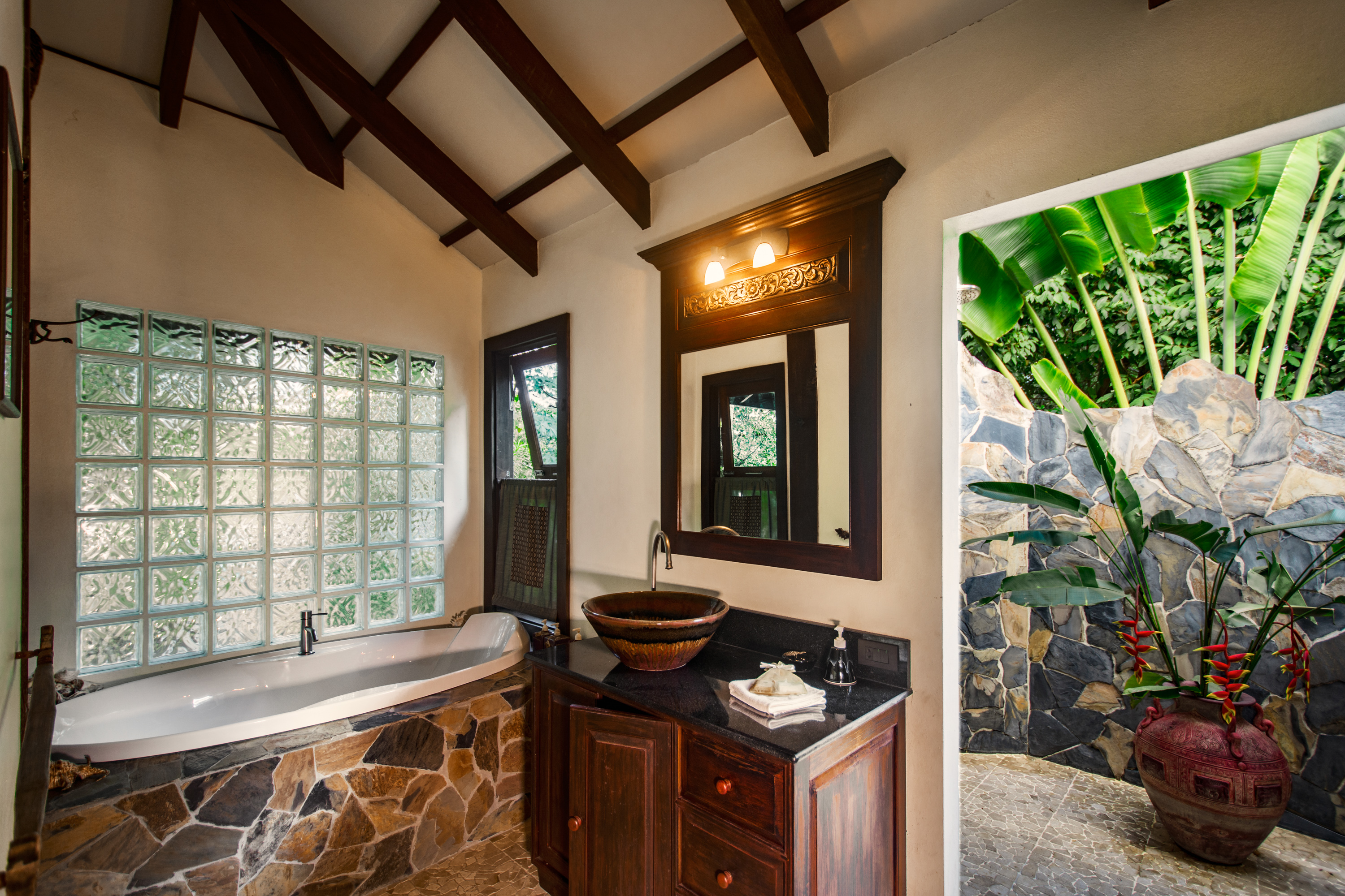 Bathroom Master Baan Chang