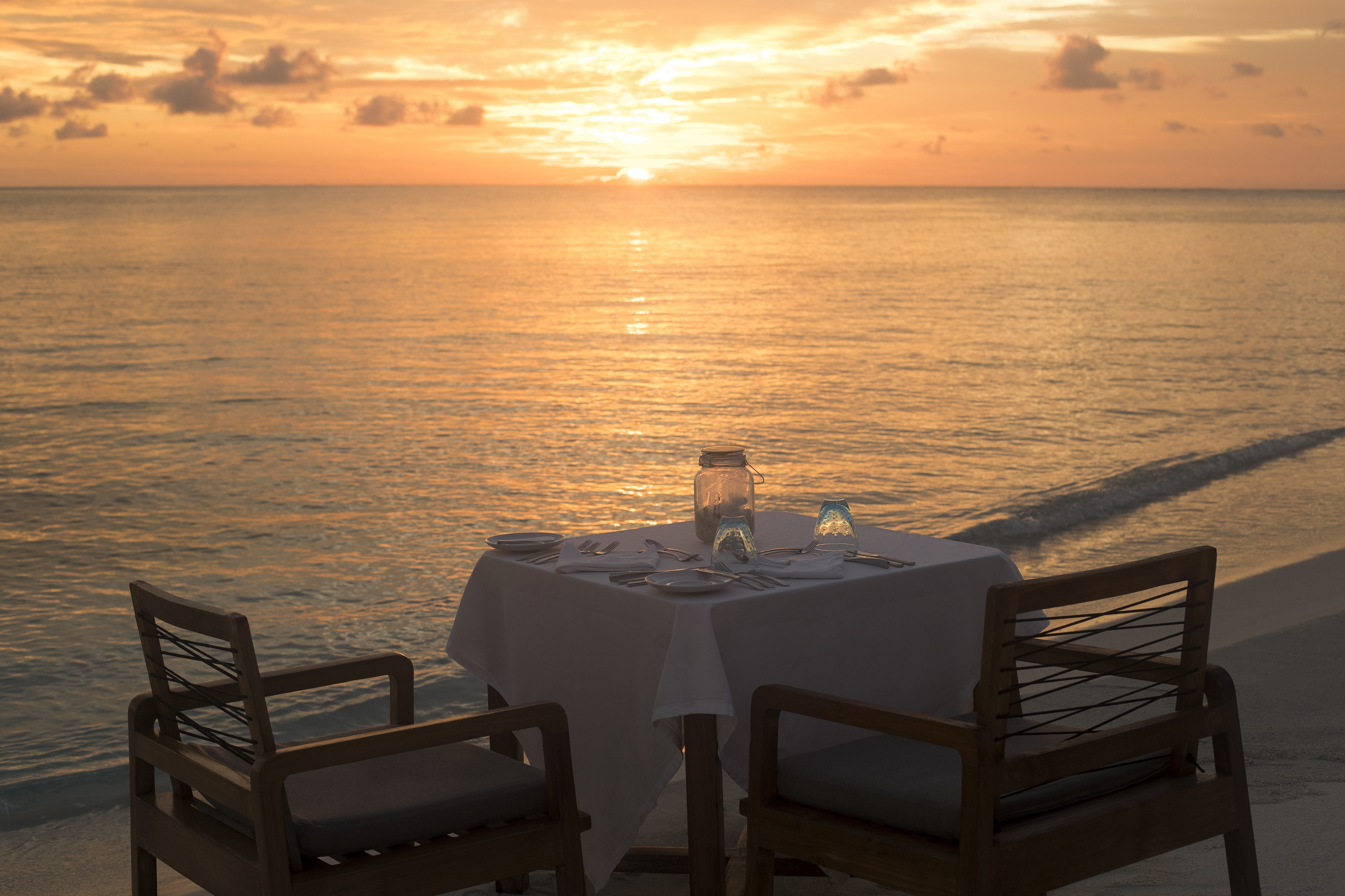 Constance Moofushi Restaurants And Bars Alizee Restaurant 03