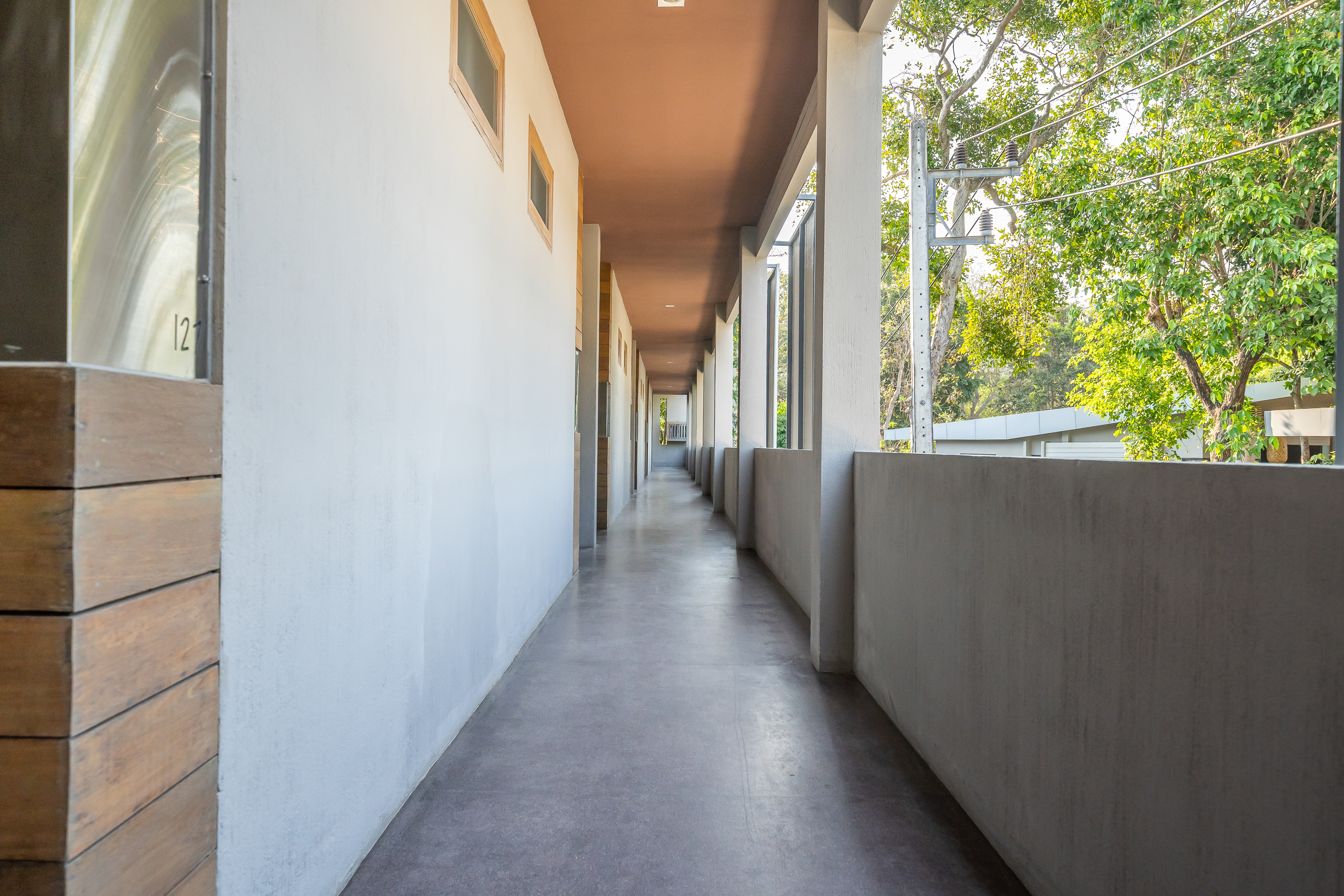 Deluxe Premier Room Walkway