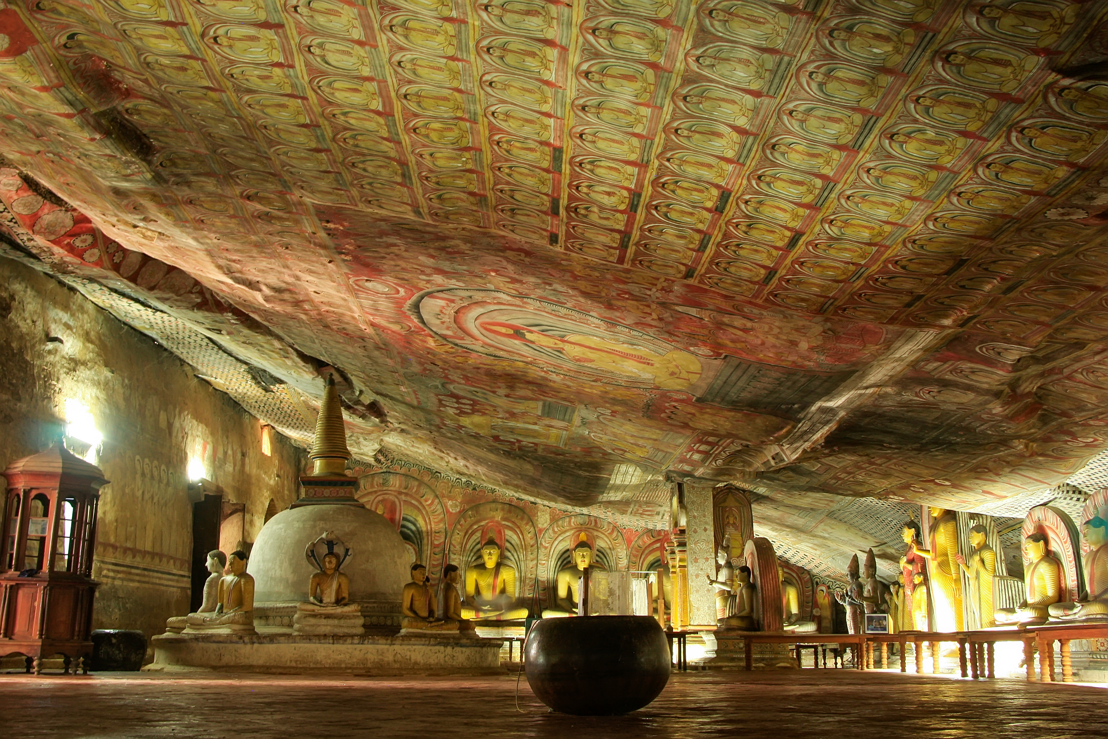 Shutterstock 331875890 DAMBULLA, SRI LANKA DECEMBER 1 Interior Of Dambulla Golden Templ