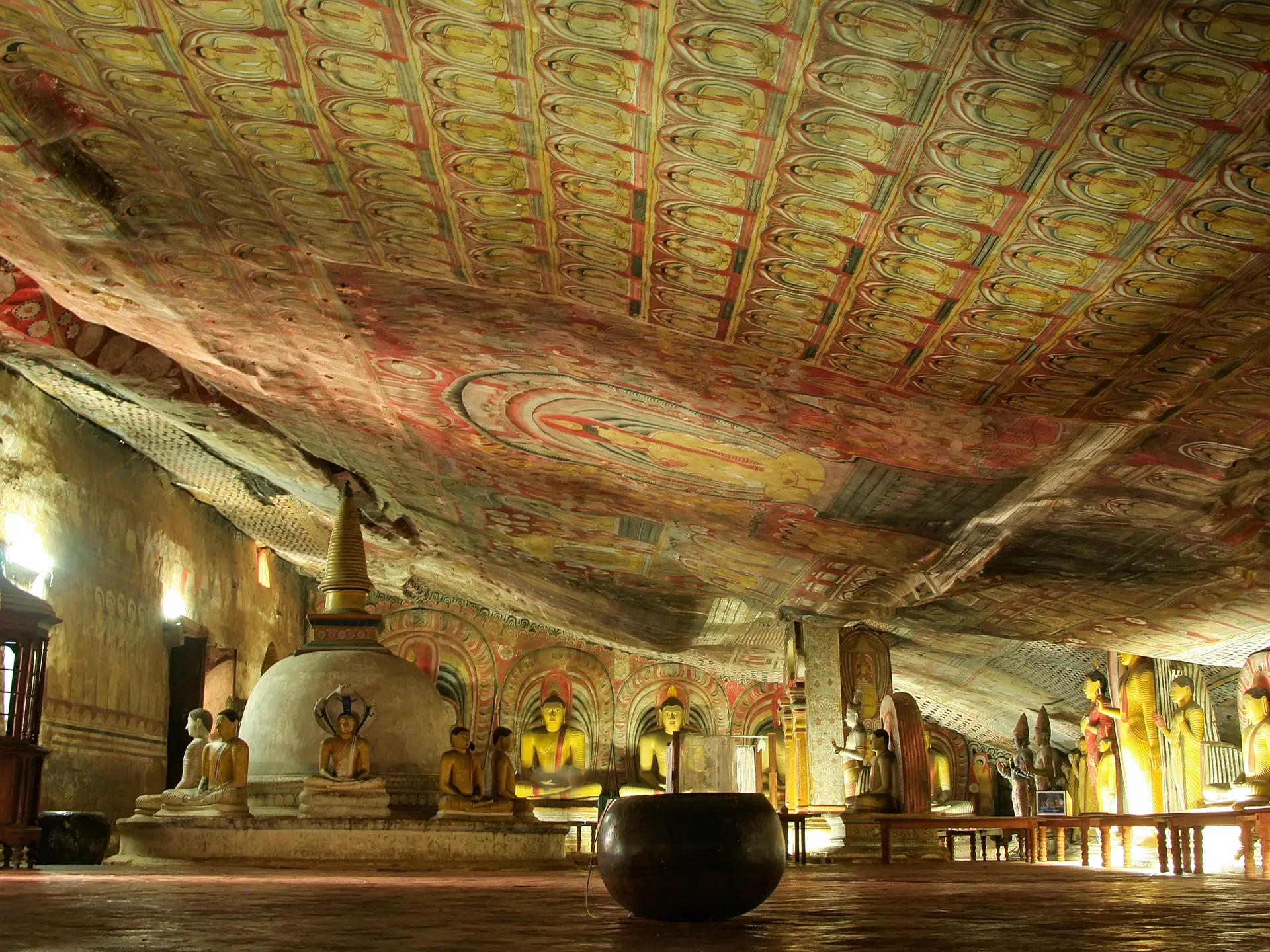 Shutterstock 331875890 DAMBULLA, SRI LANKA DECEMBER 1 Interior Of Dambulla Golden Templ