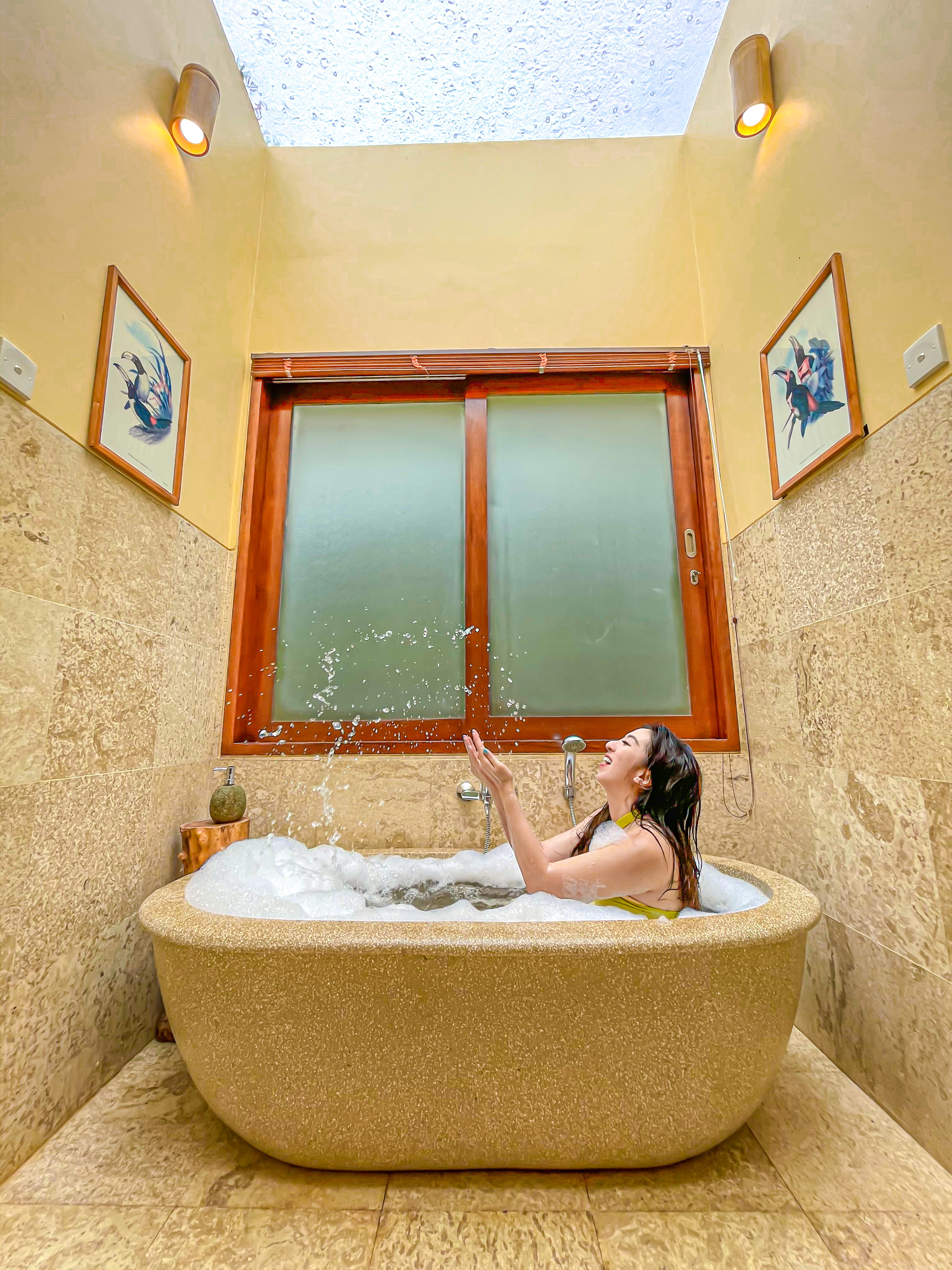 Bathtubfrangipani Cecillia