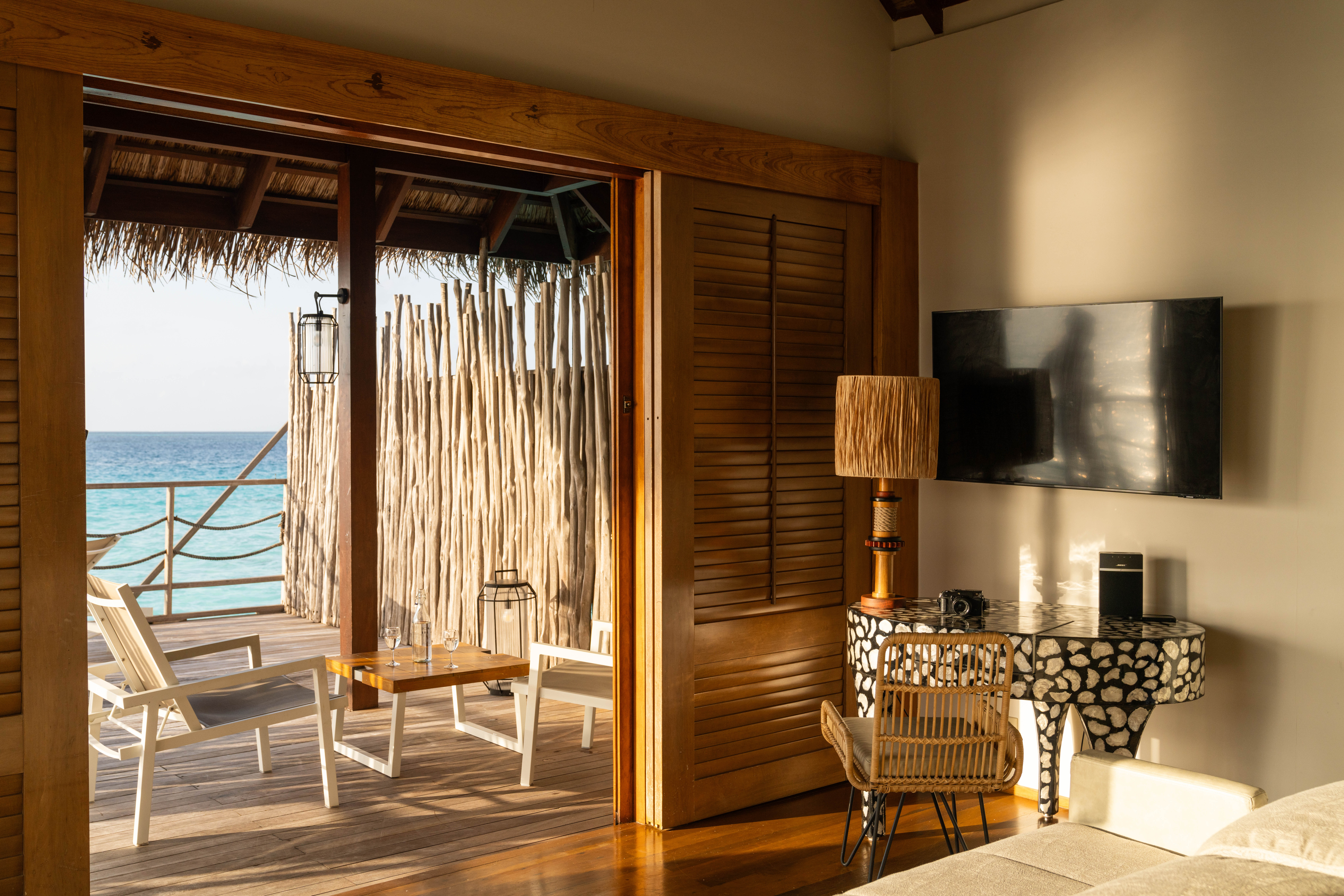 Constance Moofushi Accommodation Senior Water Villa 09