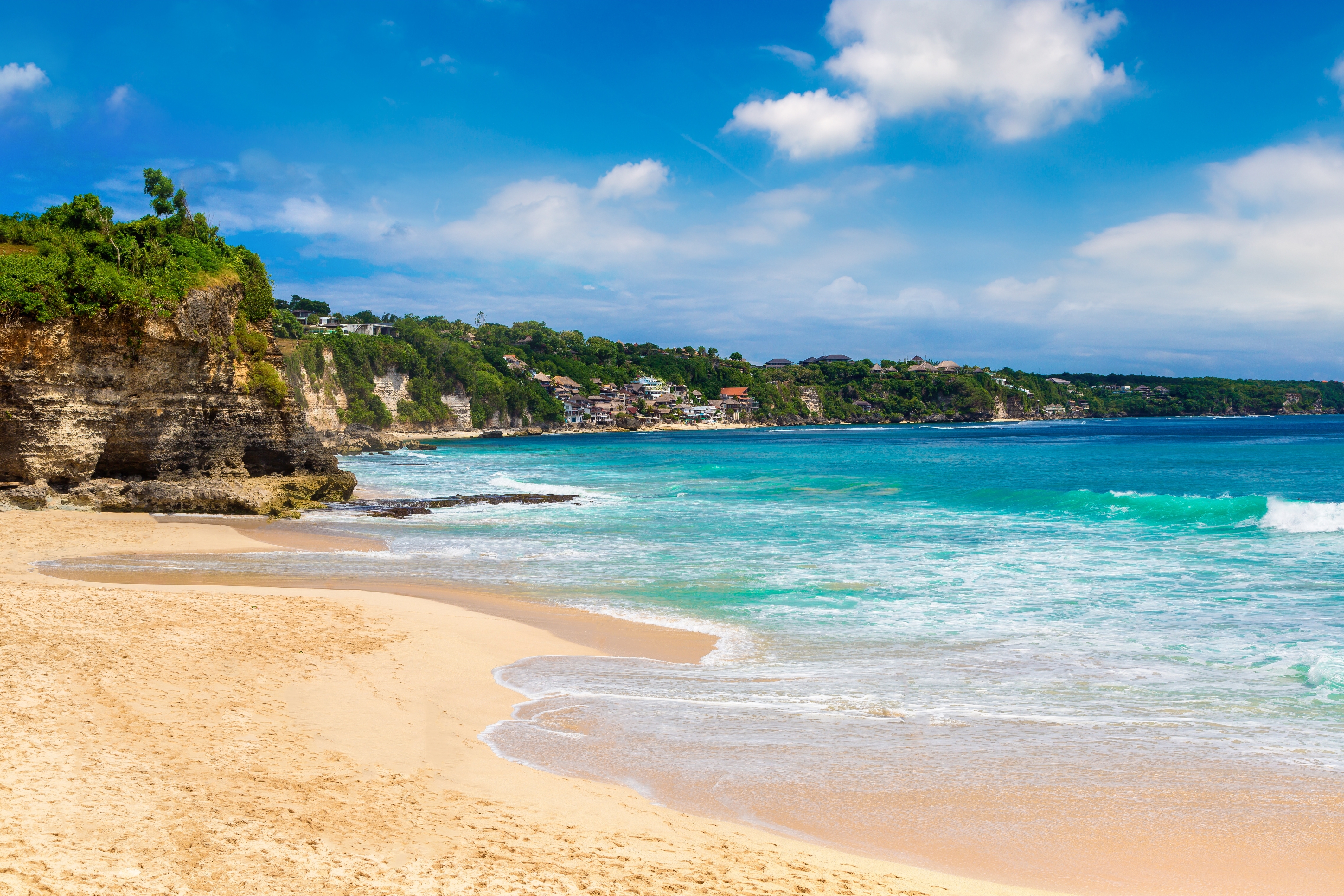 Shutterstock 2262950415 (Dreamland Beach On Bali In A Sunny Day, Indonesia)