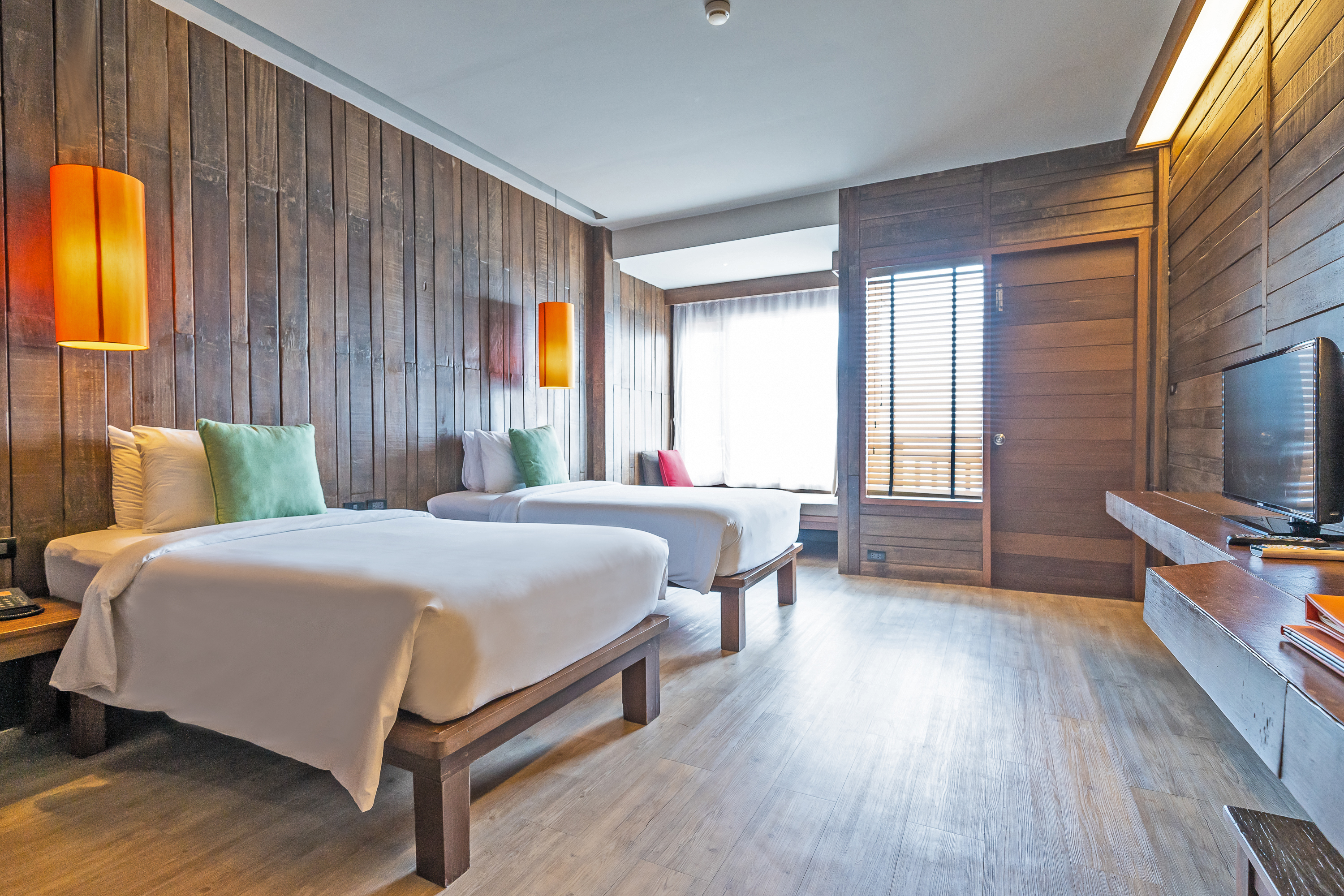 Deluxe Seaview Bed & Area