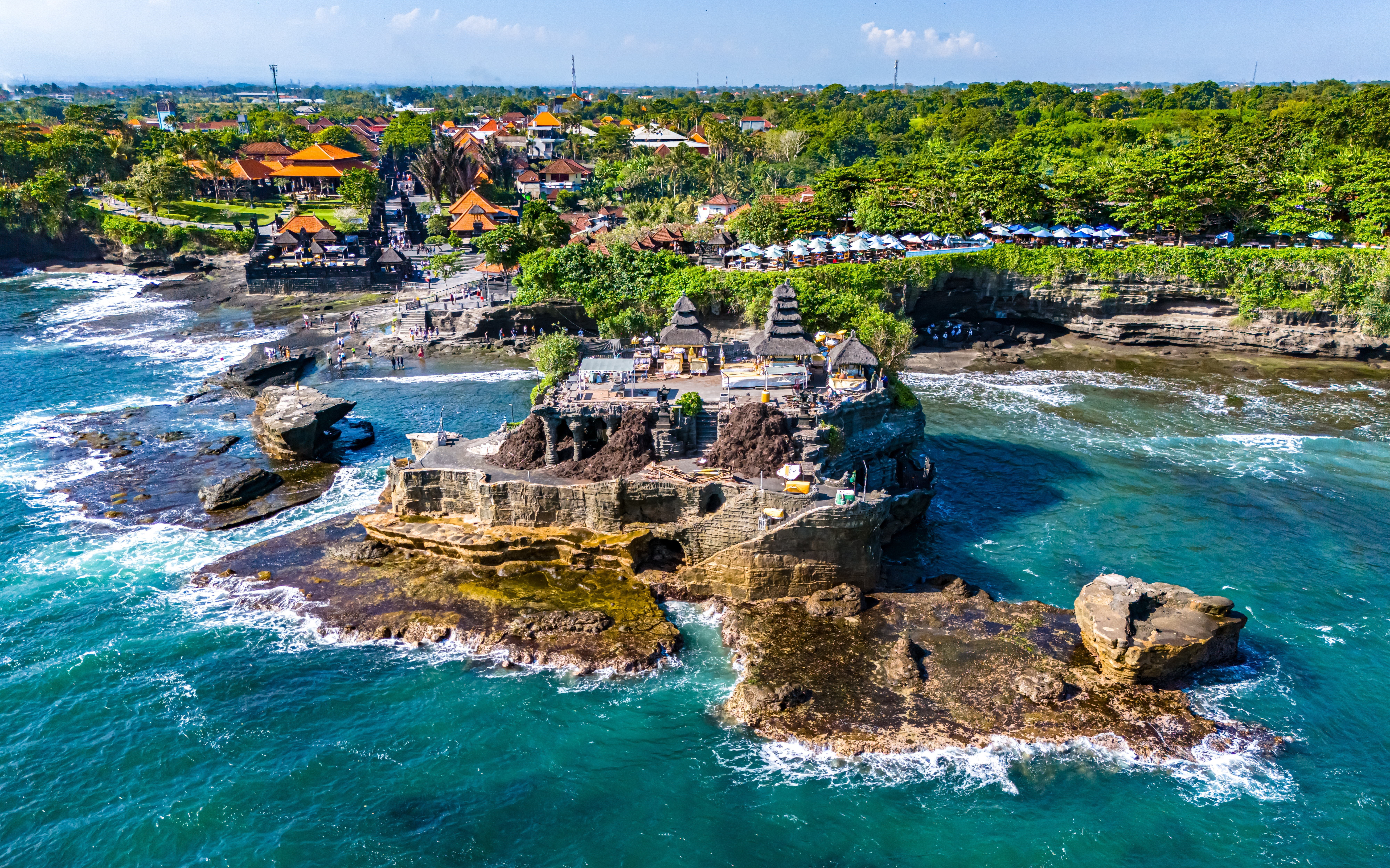 Shutterstock 2477502013 (Cliff Sea Coast At Tanah Lot, Bali, Indonesia)