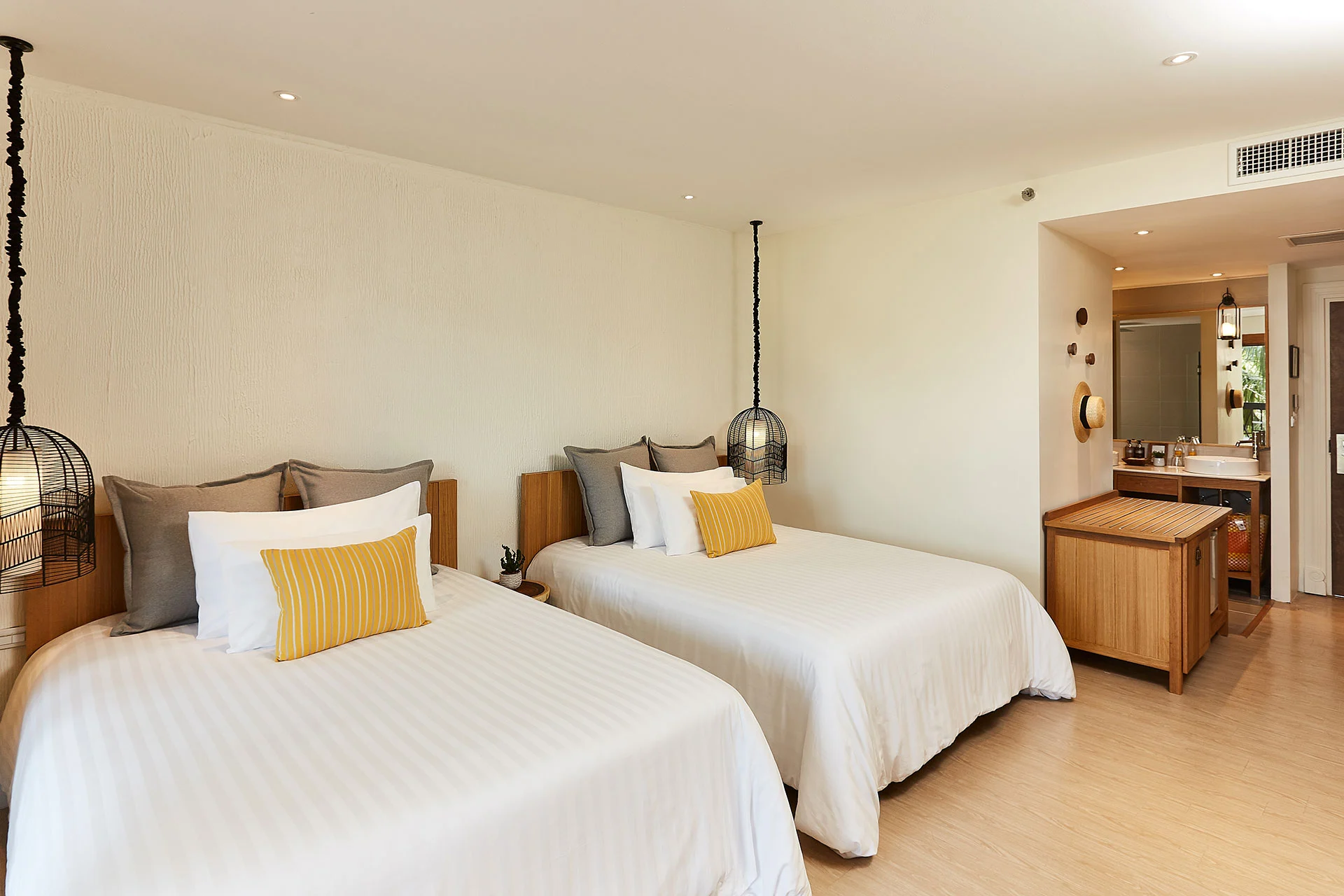 Bandarasamui Accommodation Deluxeroom02