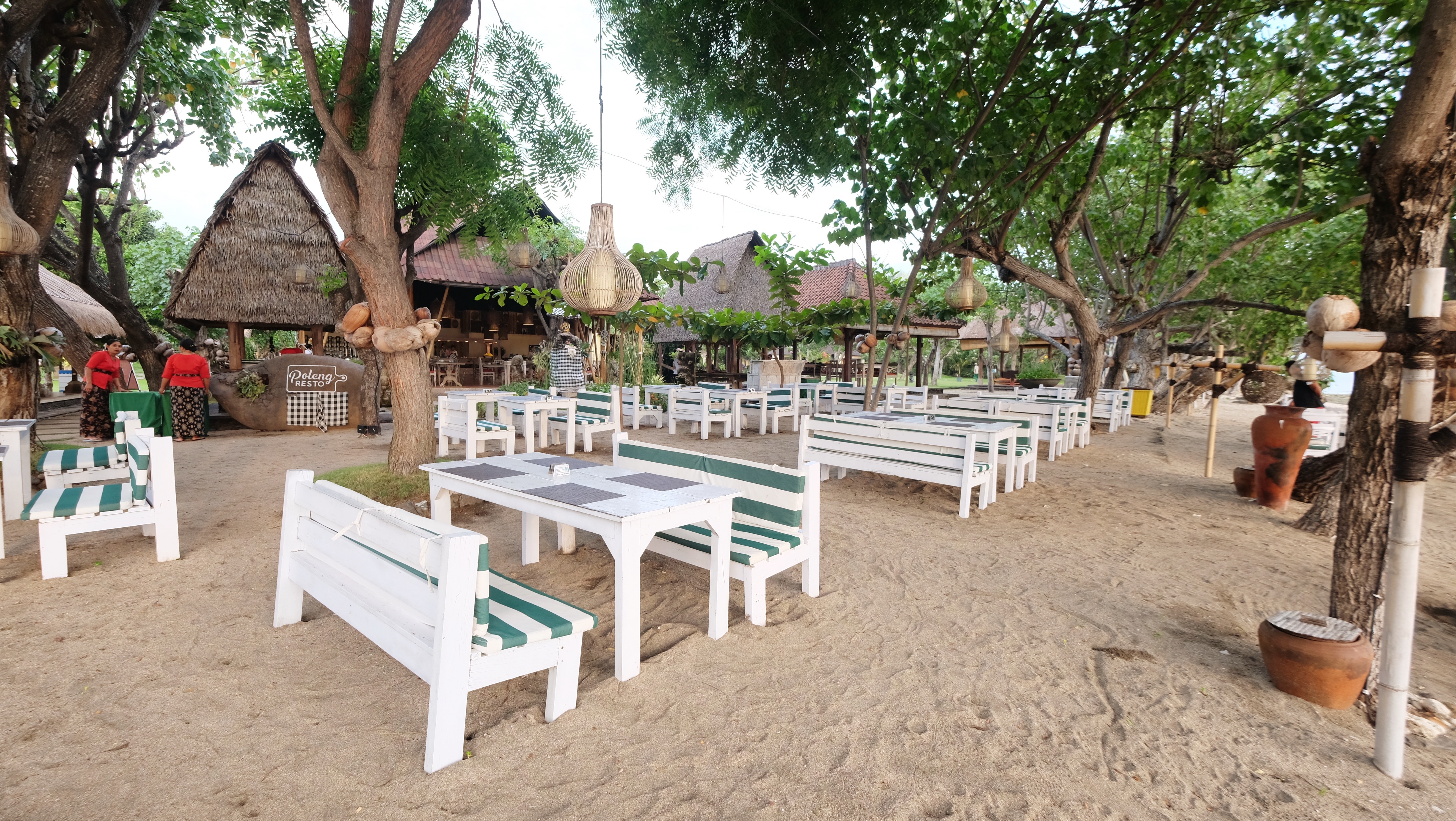 Poleng Resto Beach View