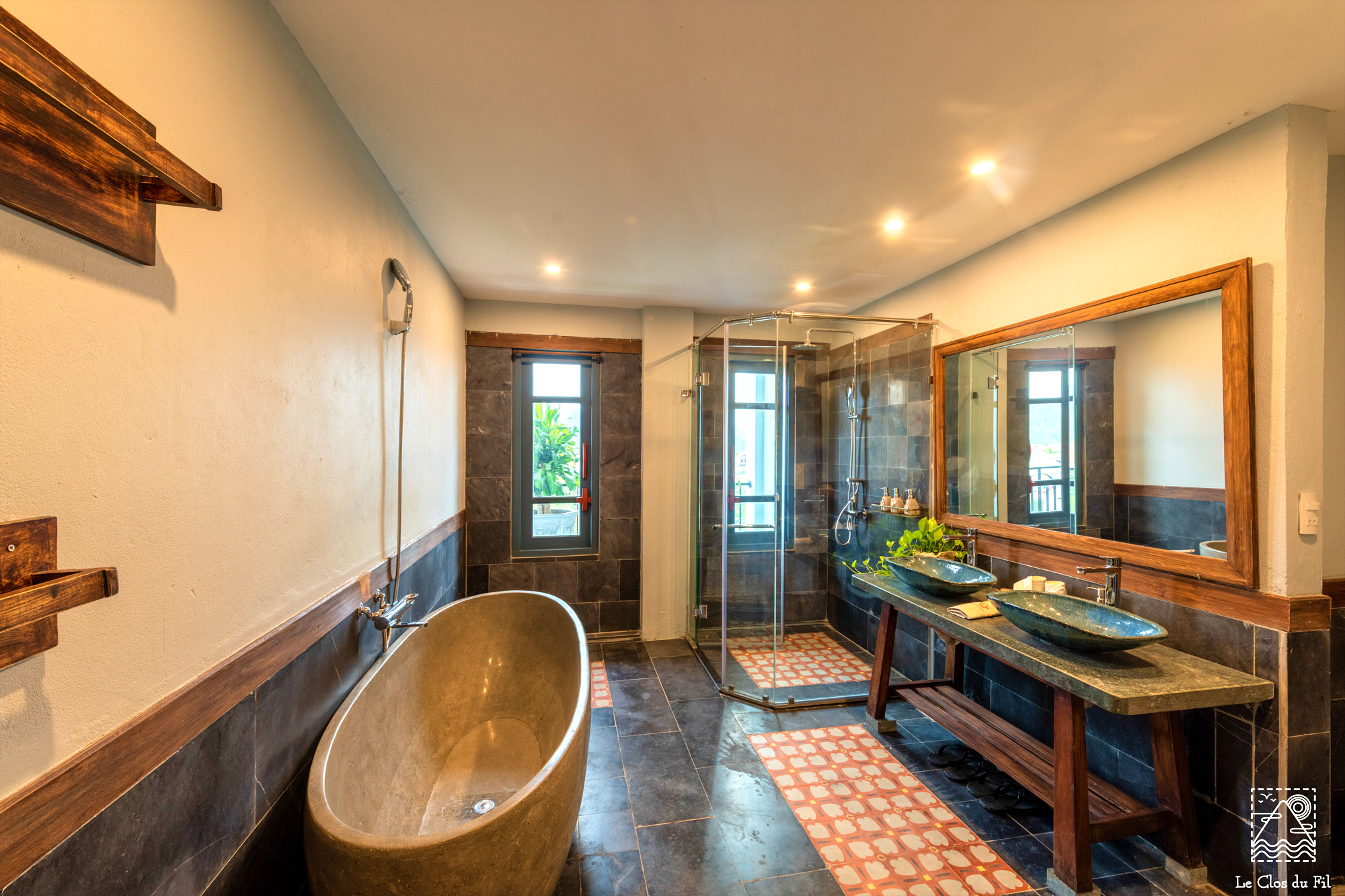 1. SUITE Bathroom